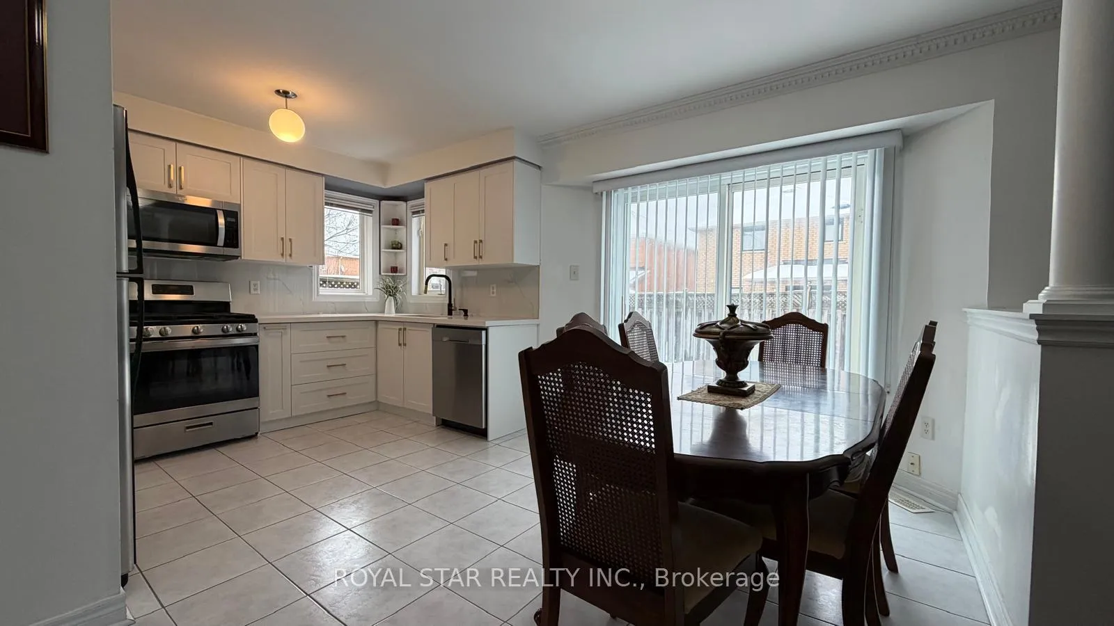 Photo 7 of 58 Red Plant Crescent, Brampton, Northwest Sandalwood Parkway — HOMEH