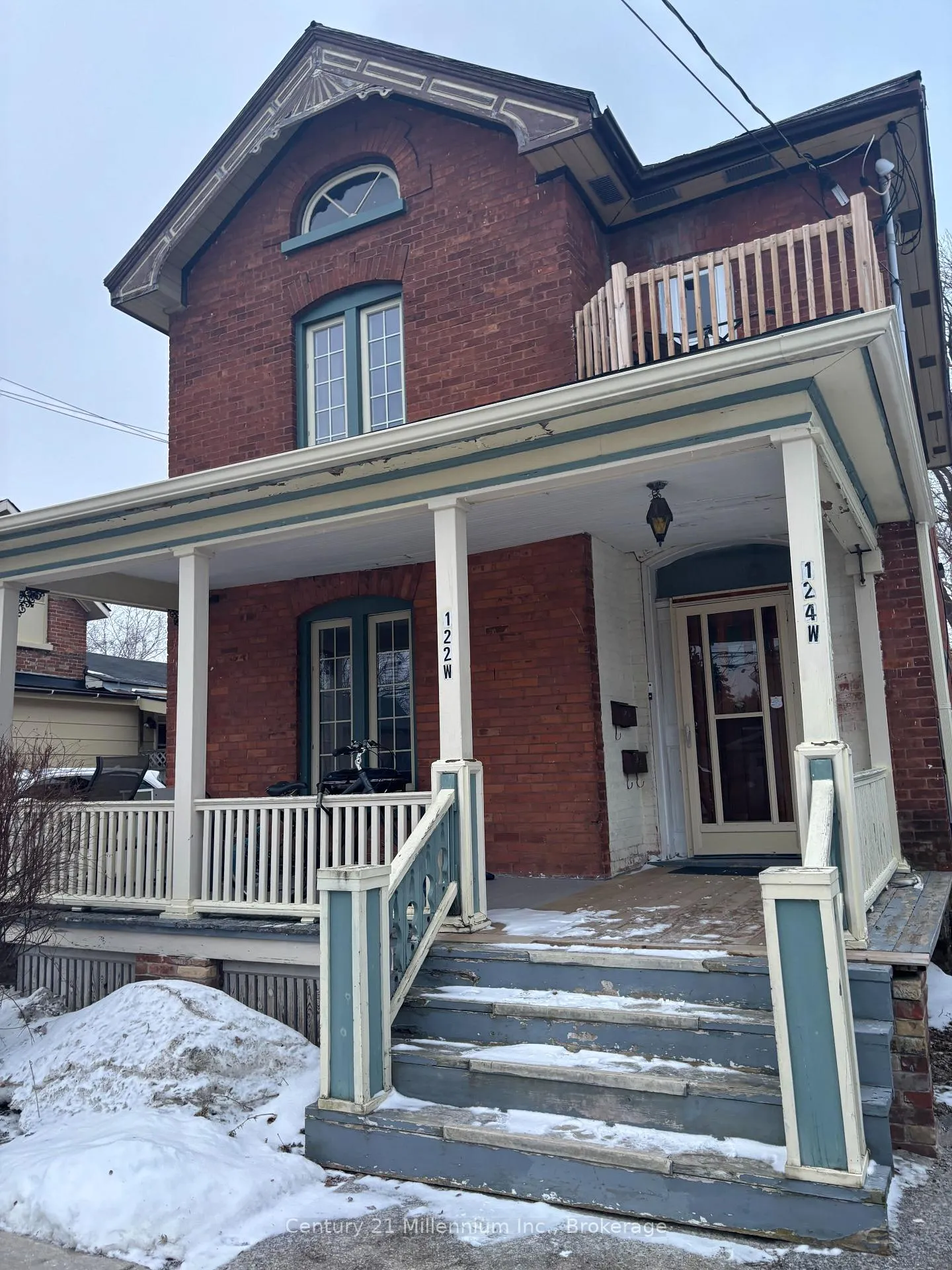 Front of Unit 122 W, 122 Fourth Street W