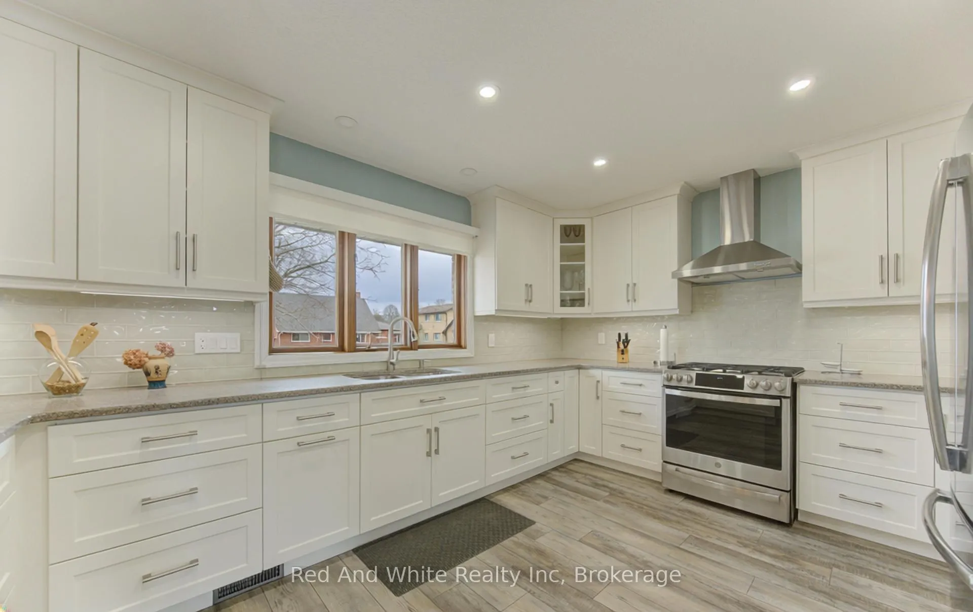 Photo 8 of 449 Greenfield Avenue, Kitchener — HOMEH