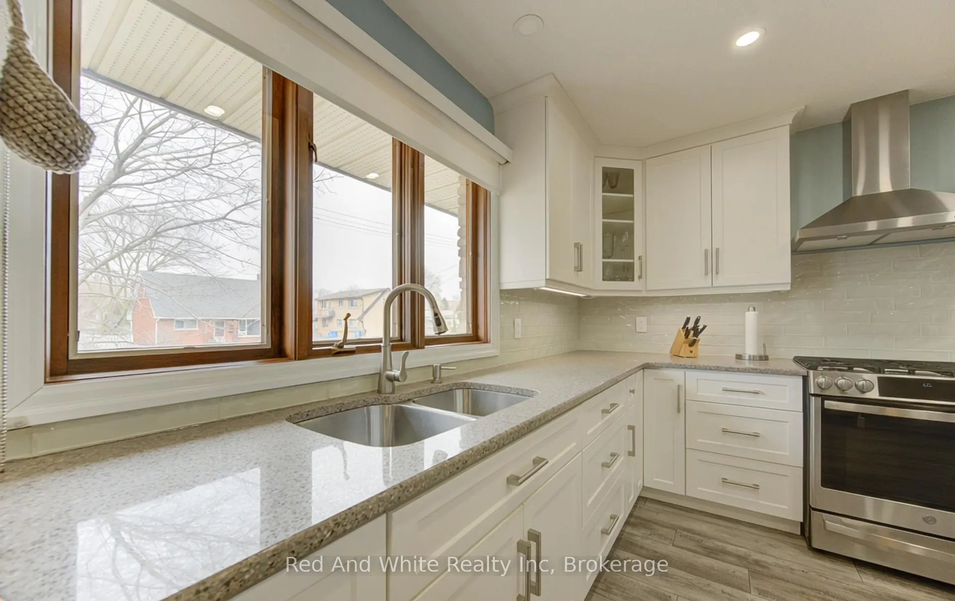 Photo 10 of 449 Greenfield Avenue, Kitchener — HOMEH