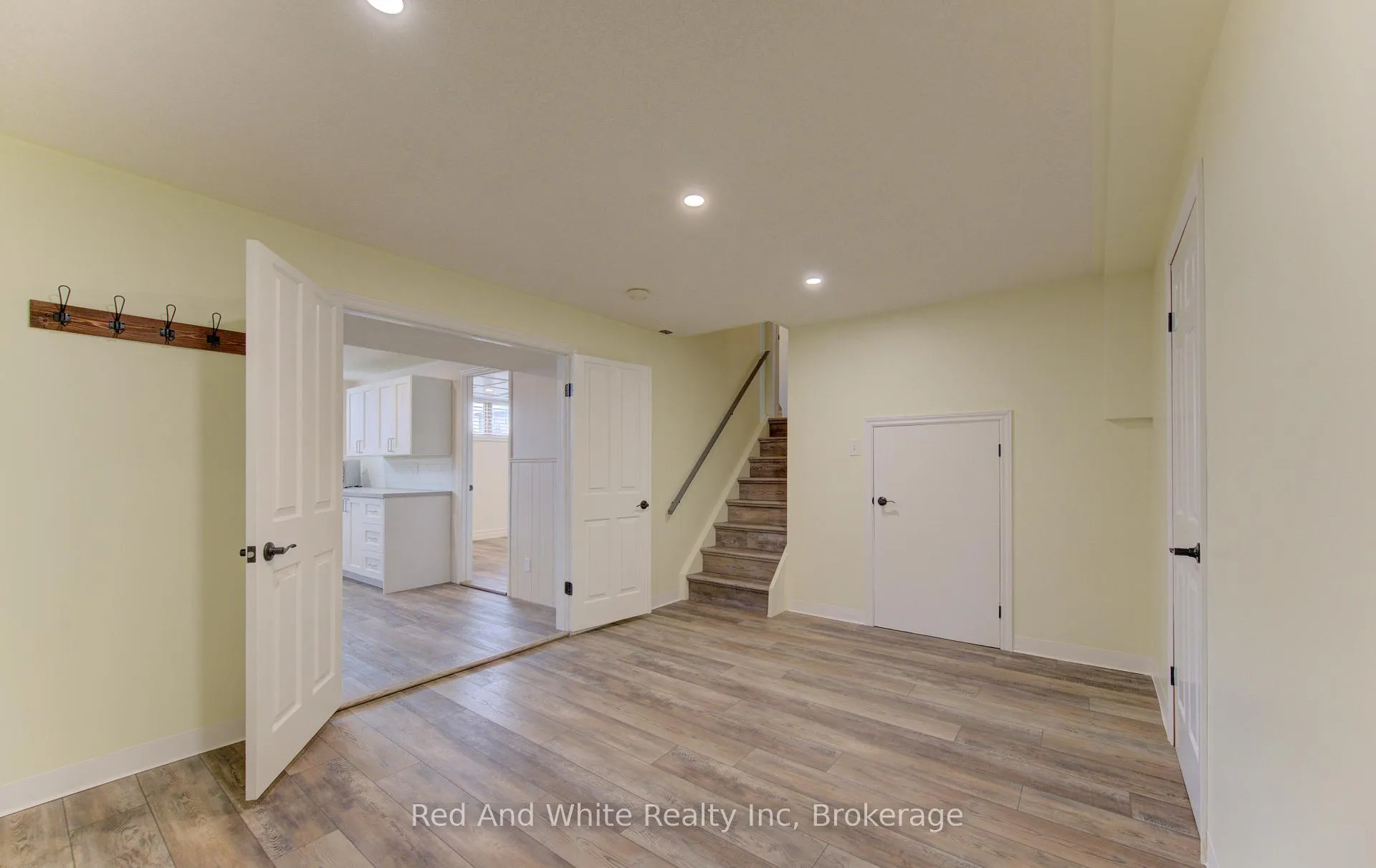 Photo 24 of 449 Greenfield Avenue, Kitchener — HOMEH