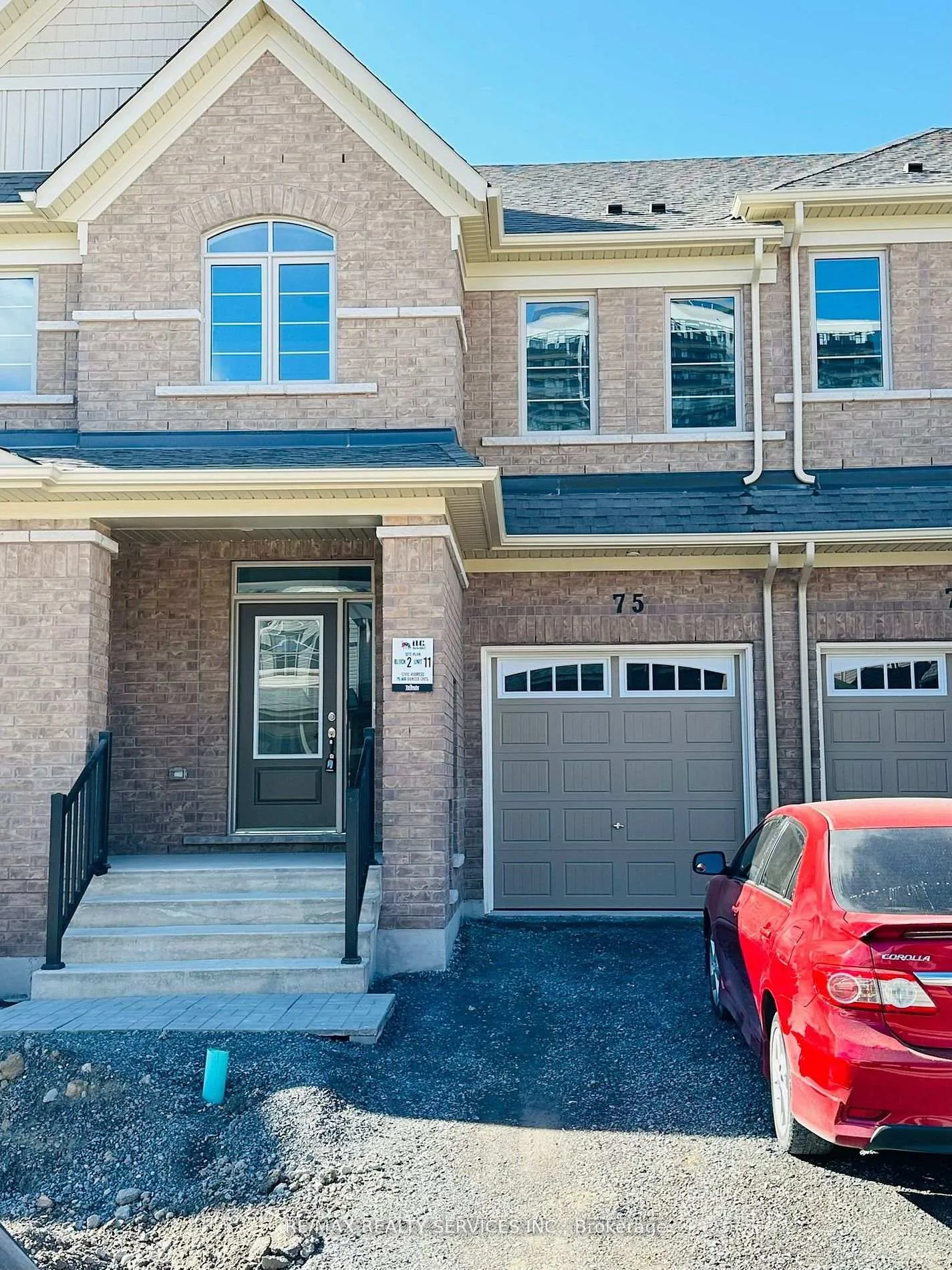 Photo 1 of 75 Air Dancer Crescent, Oshawa, Windfields — HOMEH