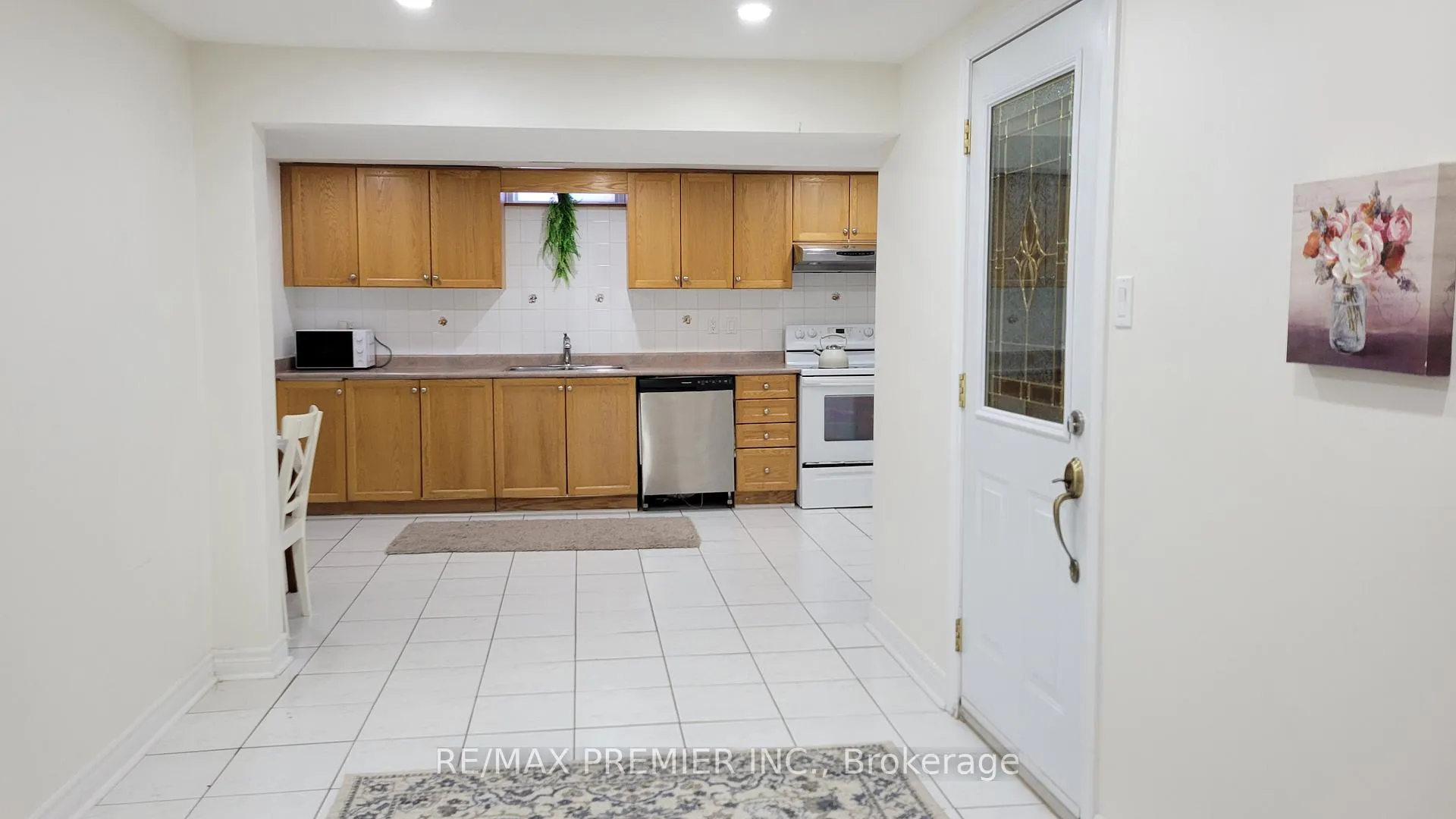Photo 8 of Unit Basement, 25 Granite Street, Vaughan, East Woodbridge — HOMEH