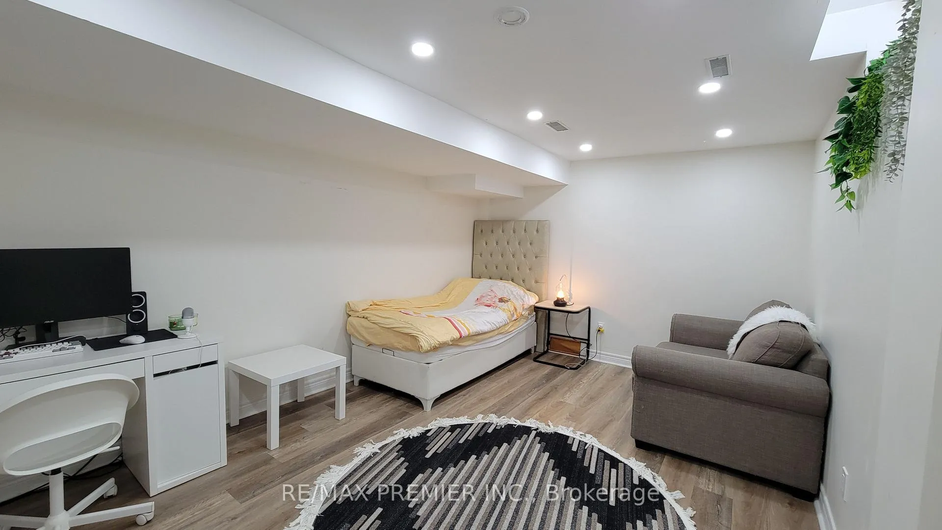Photo 15 of Unit Basement, 25 Granite Street, Vaughan, East Woodbridge — HOMEH