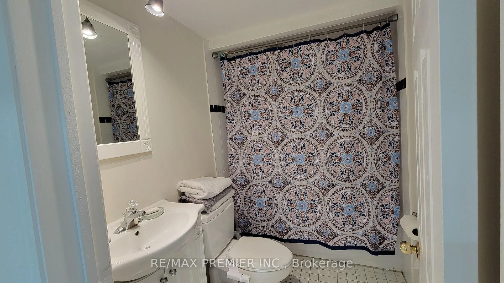 Photo 17 of Unit Basement, 25 Granite Street, Vaughan, East Woodbridge — HOMEH