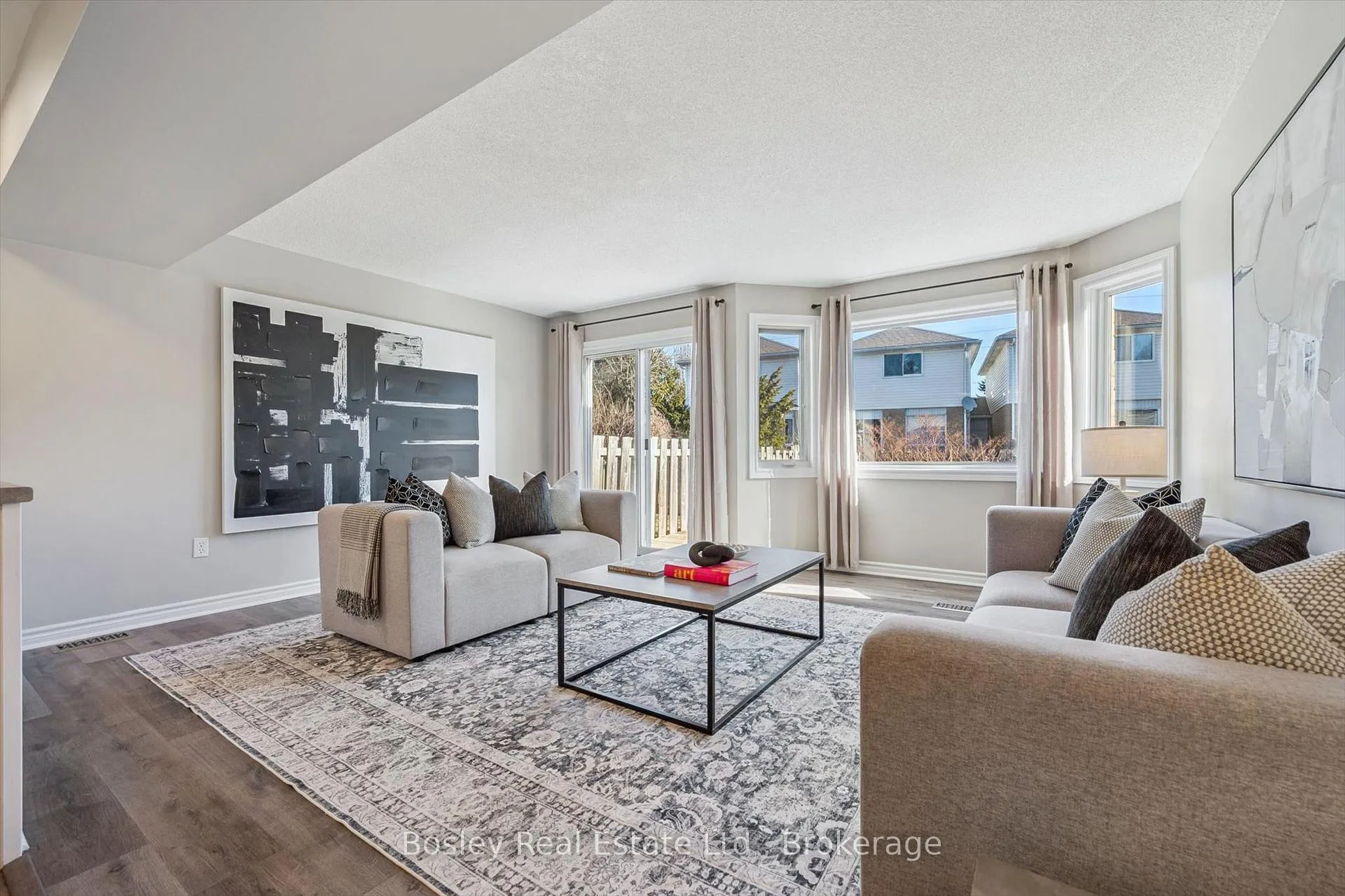 Photo 4 of 92 Rodgers Road, Guelph, Kortright West — HOMEH