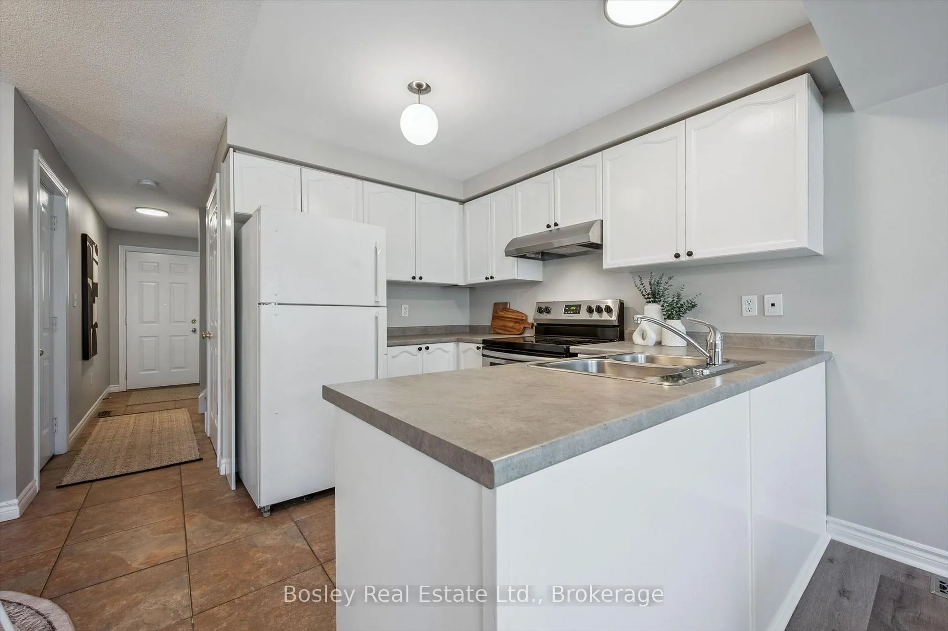 Photo 13 of 92 Rodgers Road, Guelph, Kortright West — HOMEH