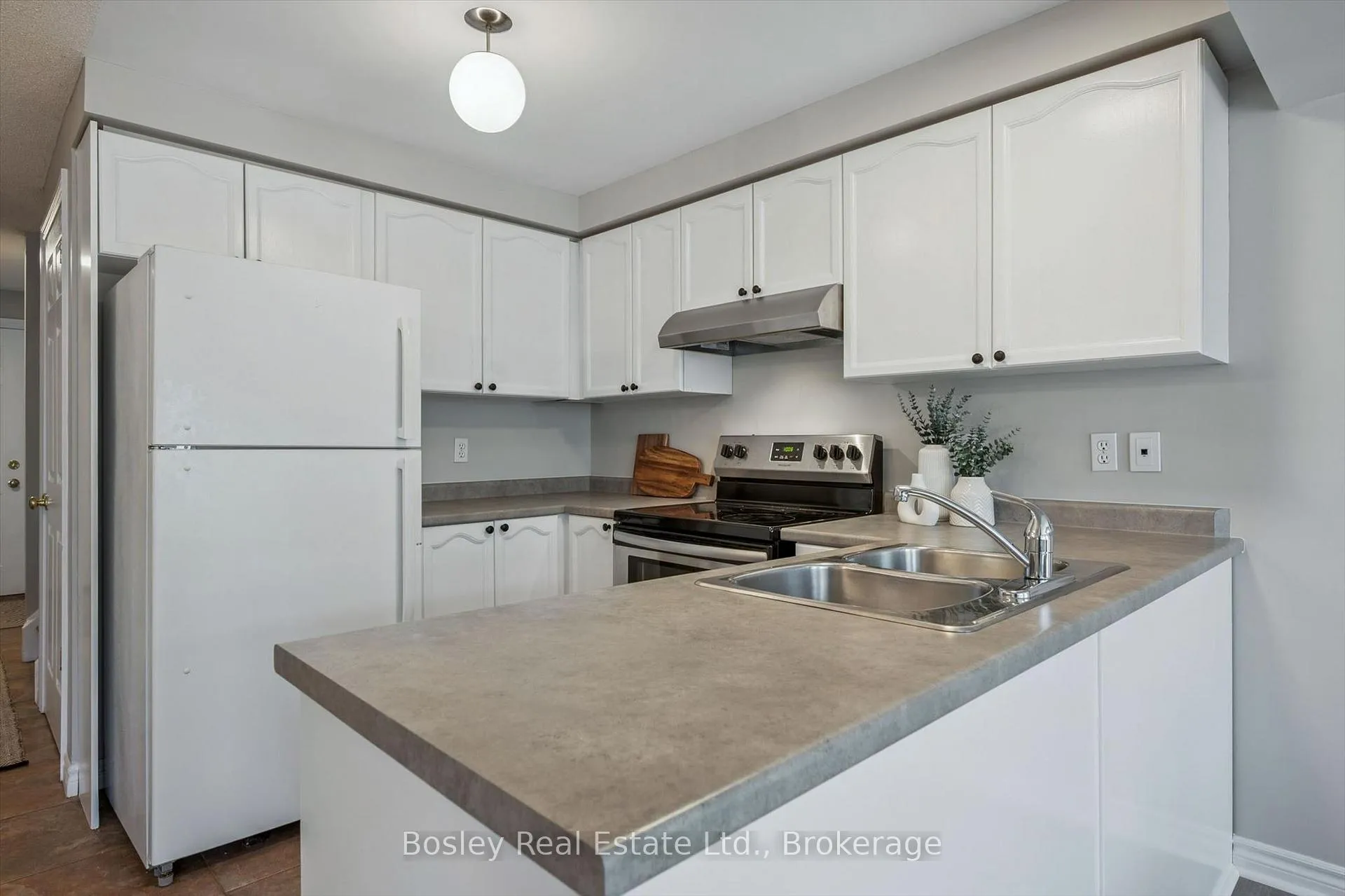 Photo 14 of 92 Rodgers Road, Guelph, Kortright West — HOMEH