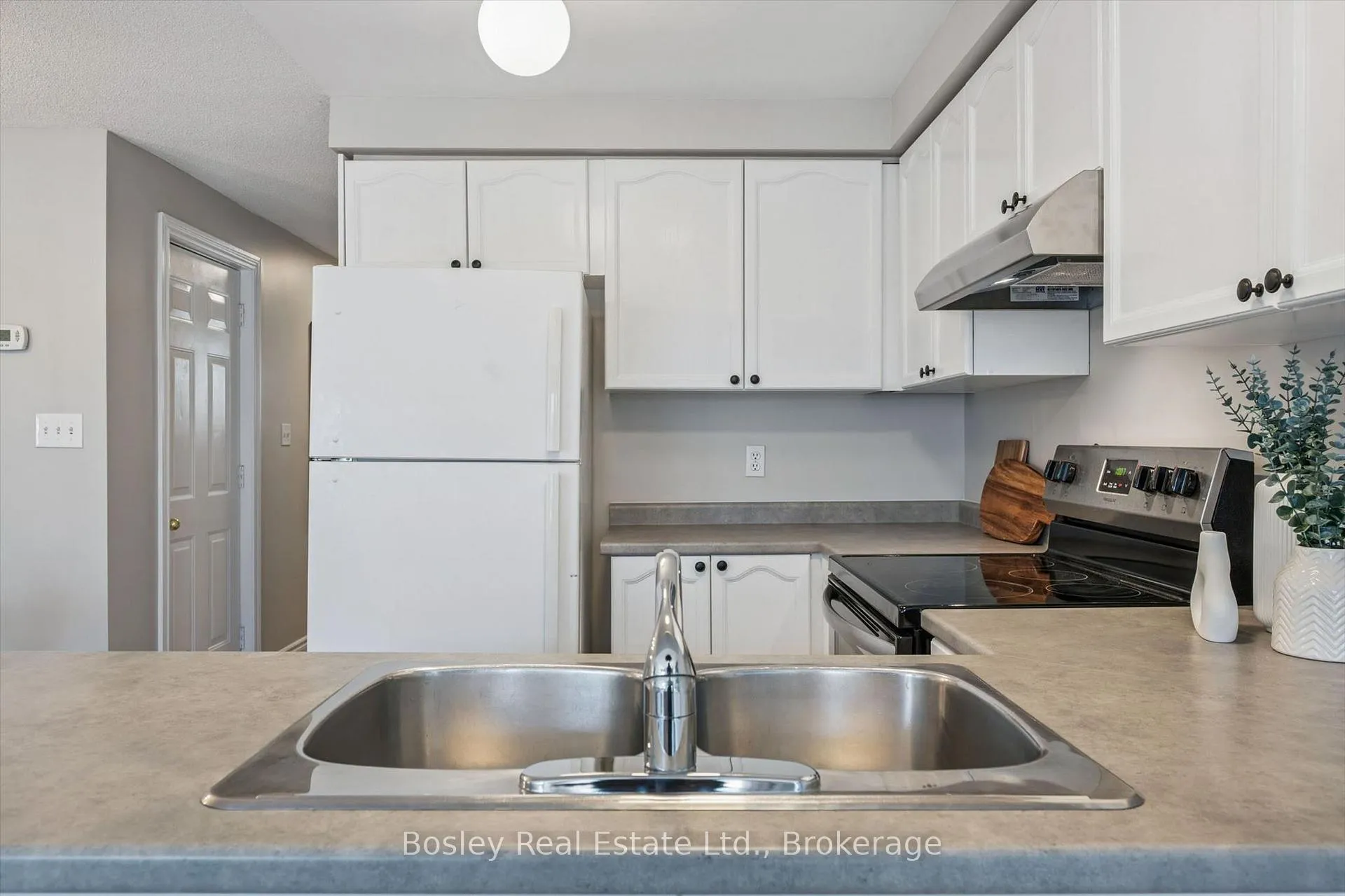 Photo 16 of 92 Rodgers Road, Guelph, Kortright West — HOMEH