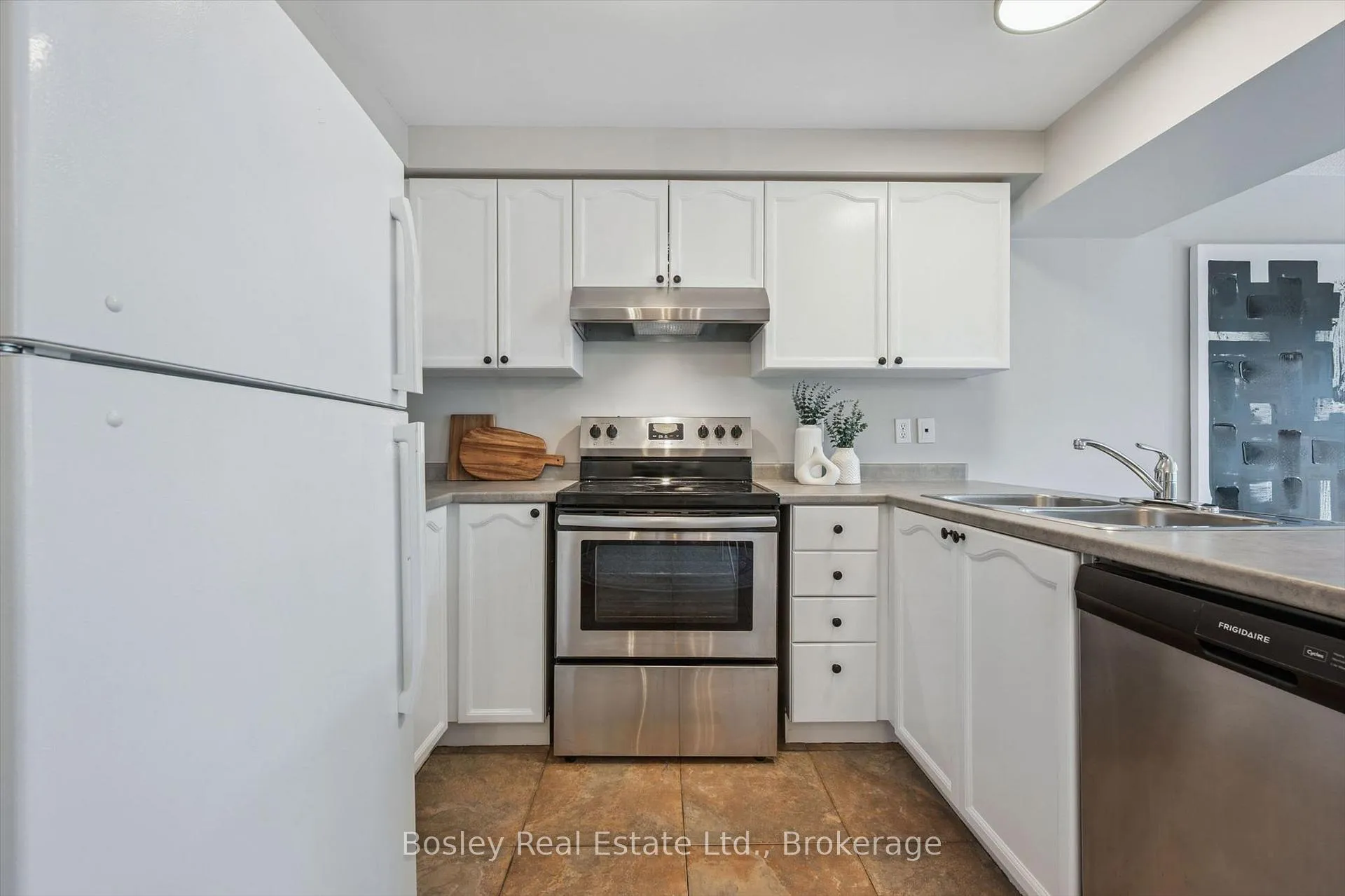 Photo 17 of 92 Rodgers Road, Guelph, Kortright West — HOMEH