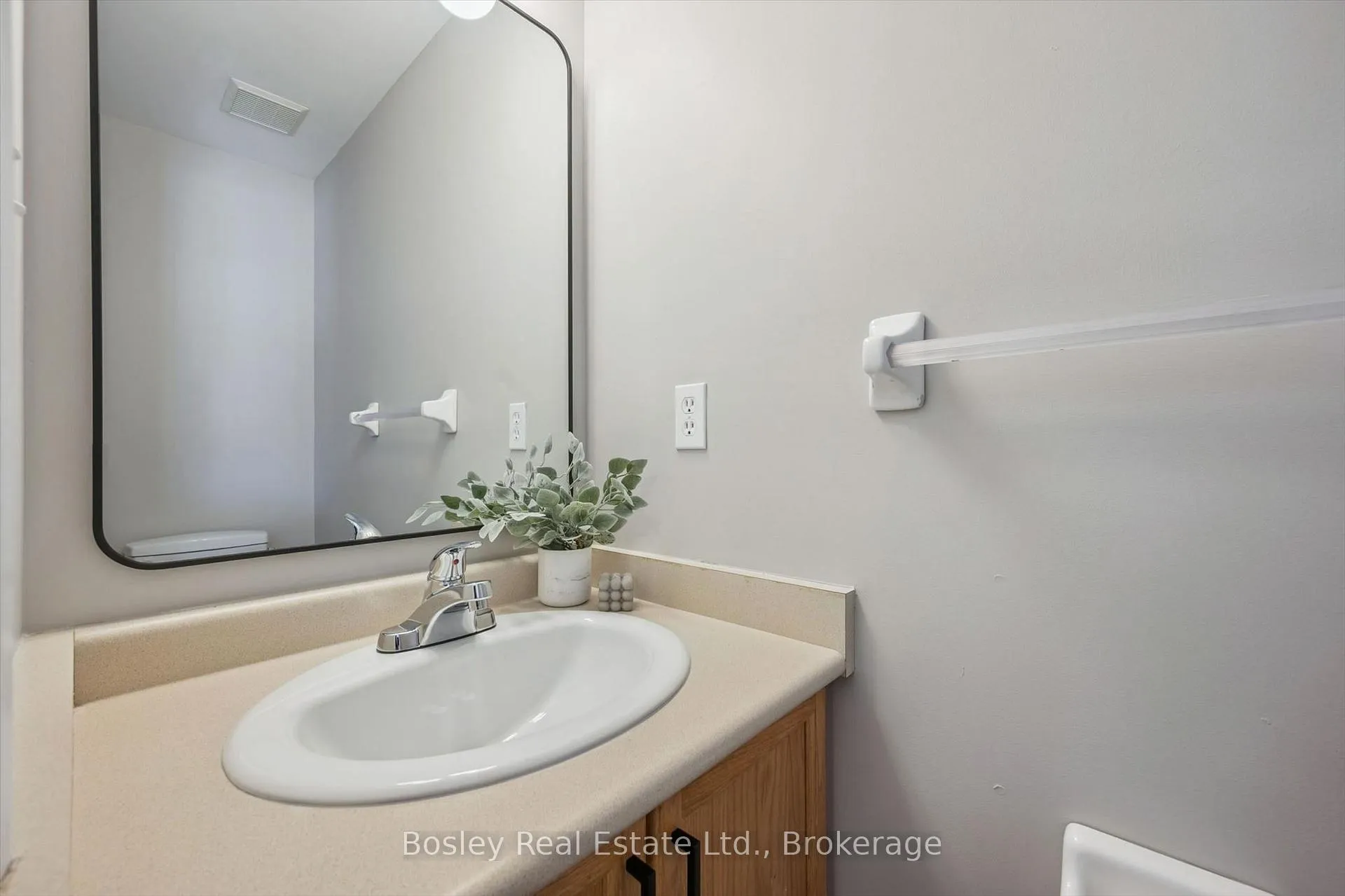 Photo 19 of 92 Rodgers Road, Guelph, Kortright West — HOMEH