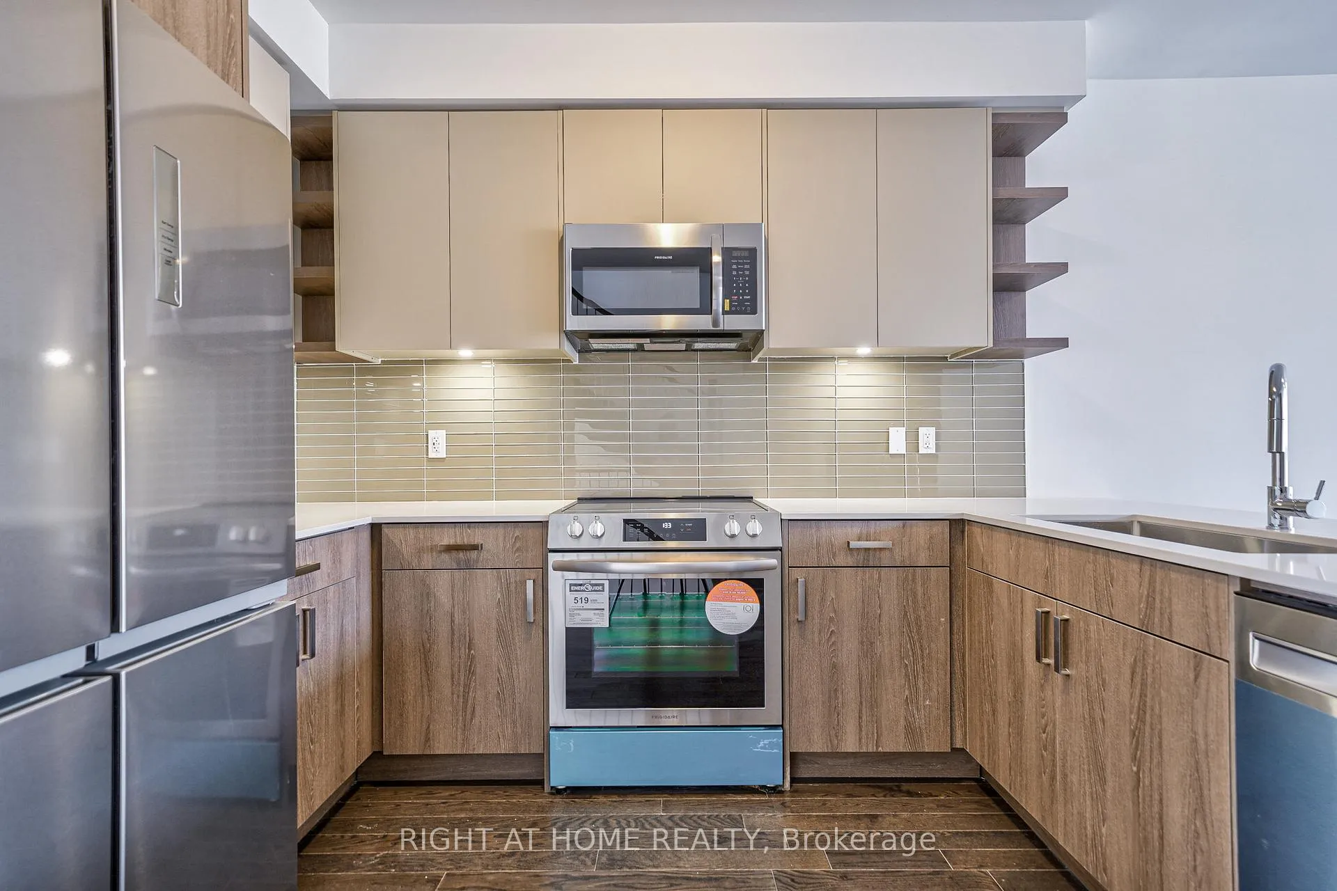 Photo 8 of 80 Green Gardens Boulevard, Toronto, Englemount-Lawrence — HOMEH