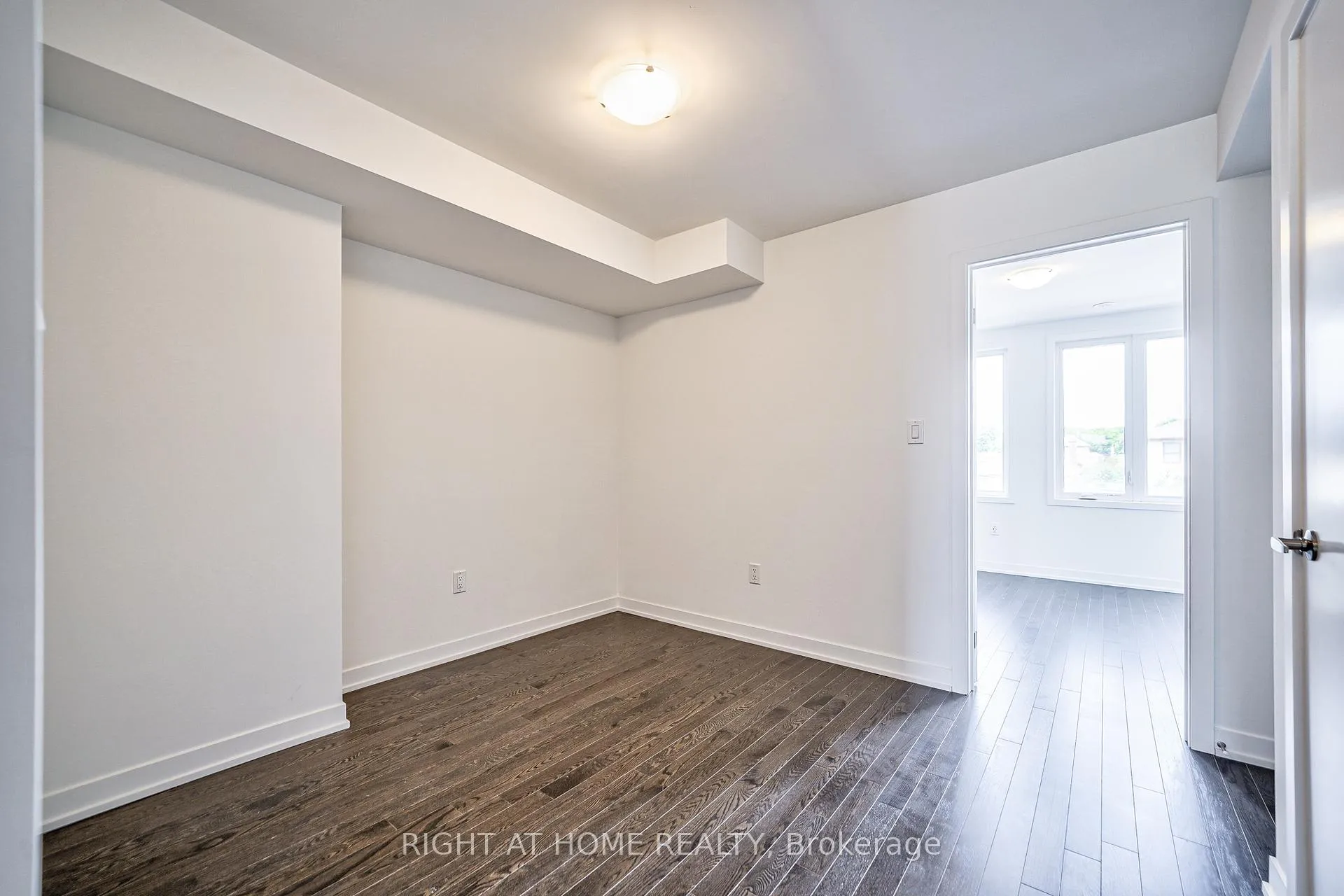 Photo 12 of 80 Green Gardens Boulevard, Toronto, Englemount-Lawrence — HOMEH