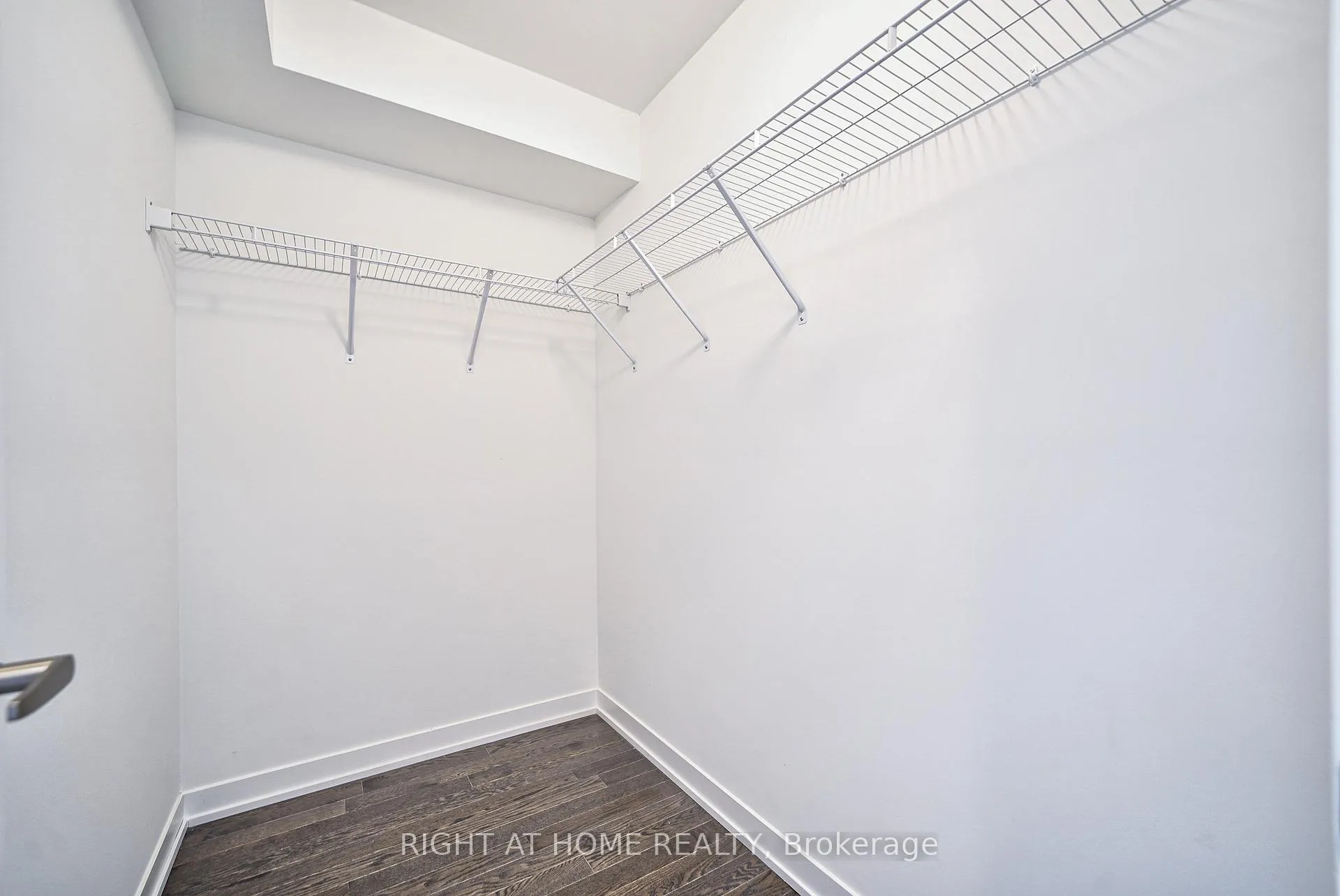 Photo 21 of 80 Green Gardens Boulevard, Toronto, Englemount-Lawrence — HOMEH