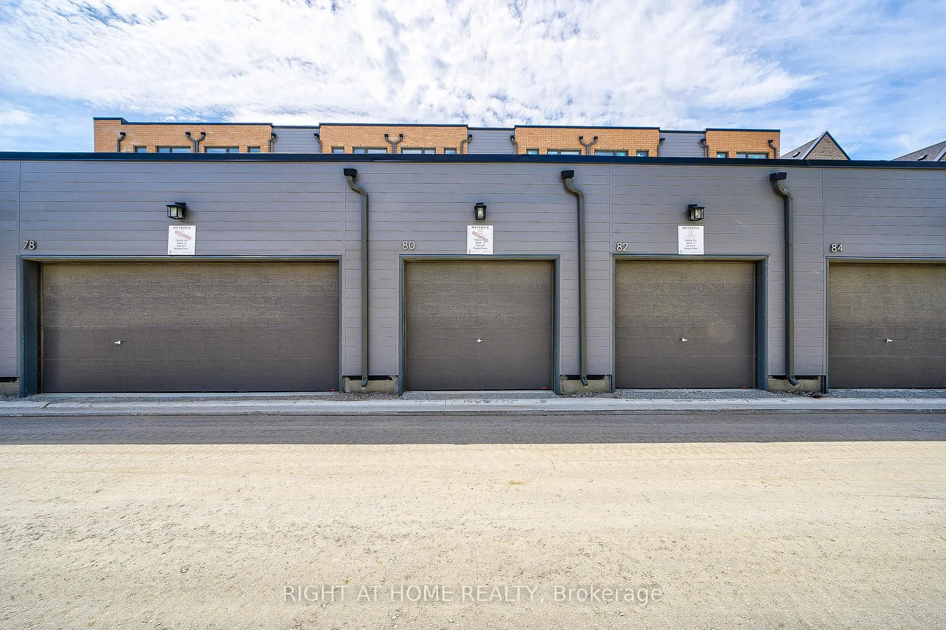 Photo 26 of 80 Green Gardens Boulevard, Toronto, Englemount-Lawrence — HOMEH