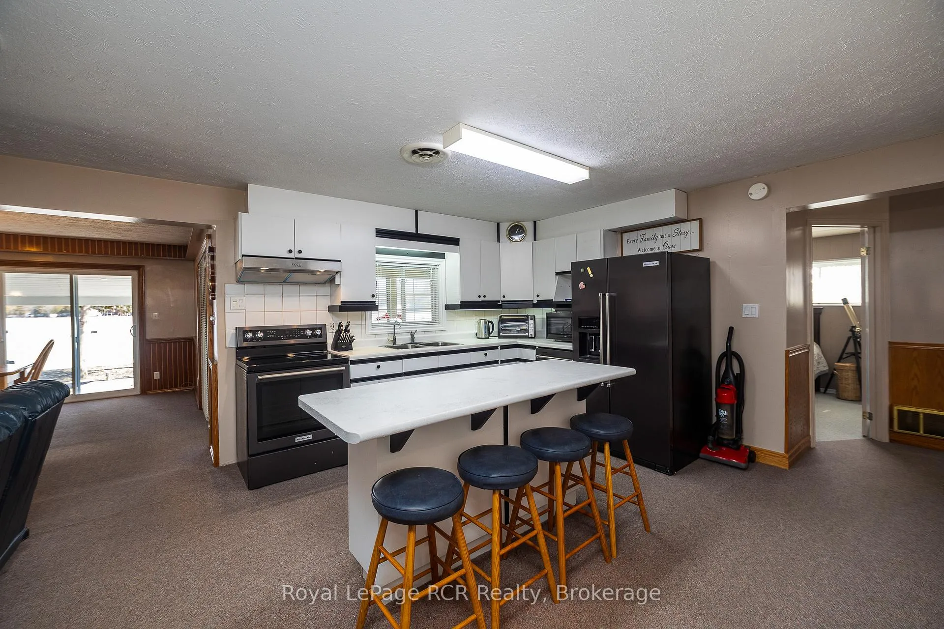 Photo 9 of 132 McCullough Lake Drive, Chatsworth — HOMEH