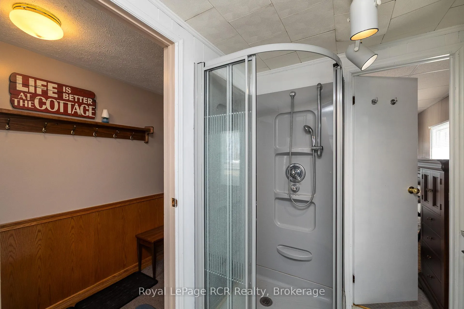 Photo 16 of 132 McCullough Lake Drive, Chatsworth — HOMEH