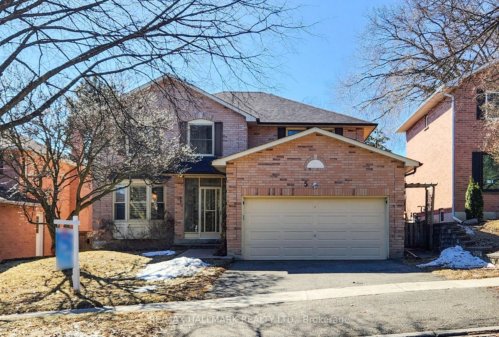 Front of 5 Valley Crescent
