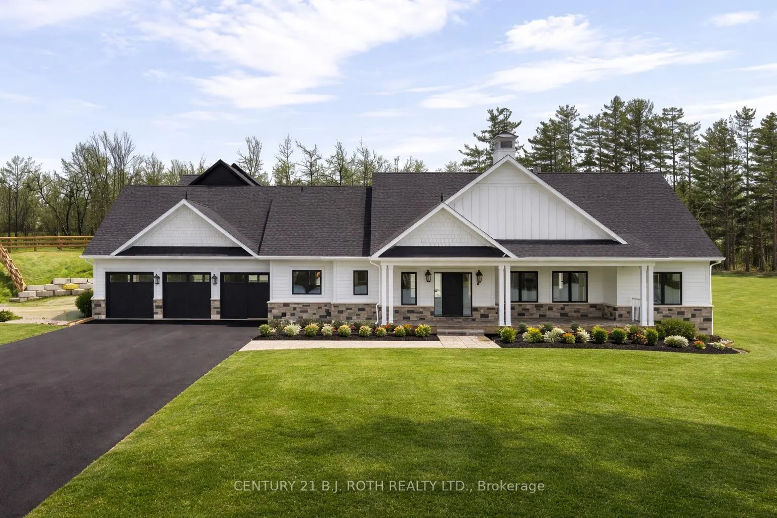 Front of 4 Friesian Court