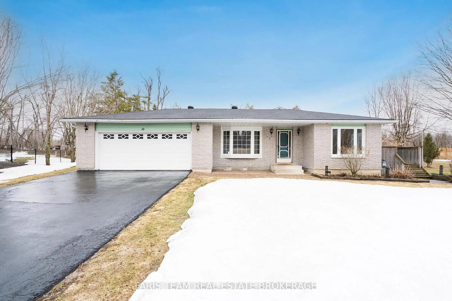 Photo 1 of 10 William Street, Oro-Medonte, Shanty Bay — HOMEH