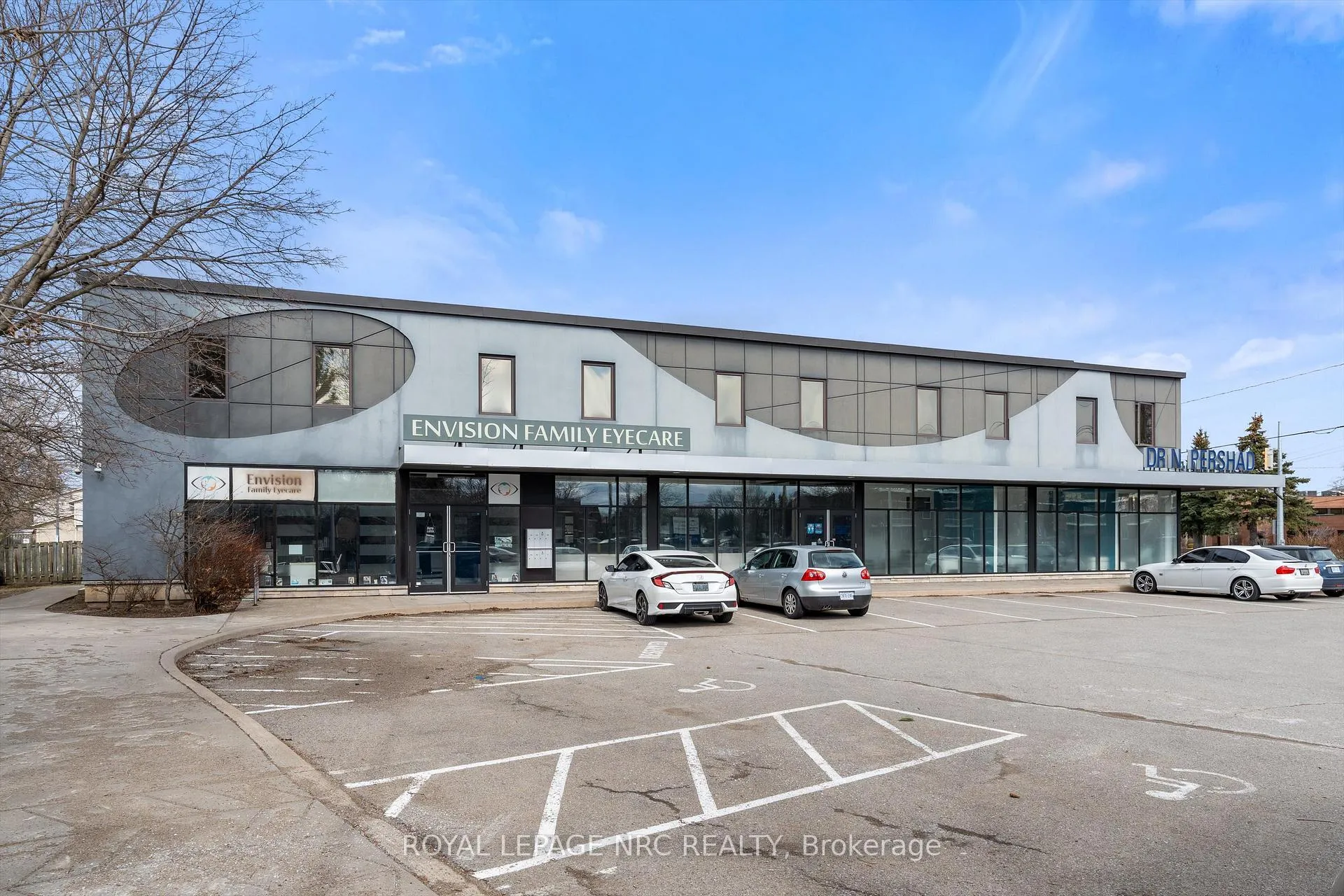 Photo 1 of Unit 240, 411 Lake Street, St. Catharines, Lakeport — HOMEH