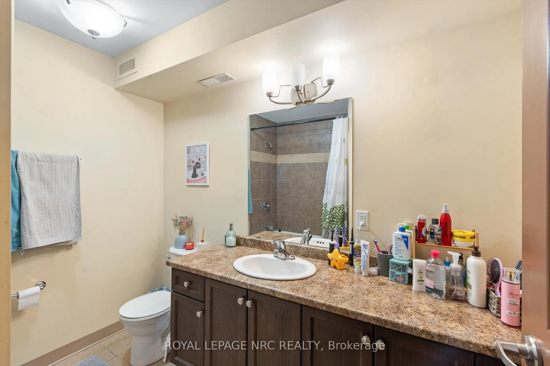 Photo 15 of Unit 240, 411 Lake Street, St. Catharines, Lakeport — HOMEH