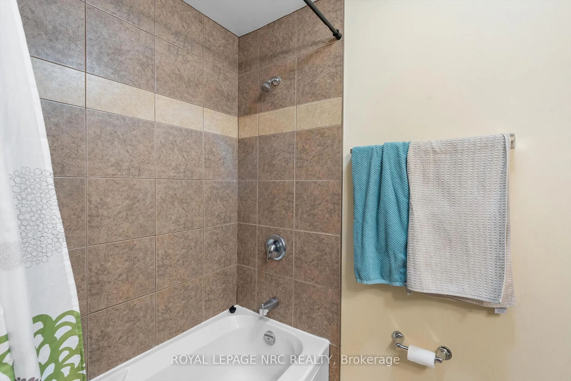 Photo 16 of Unit 240, 411 Lake Street, St. Catharines, Lakeport — HOMEH