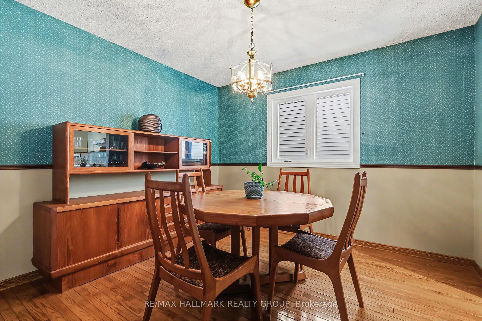 Photo 4 of 1620 Des Grives Crescent, Ottawa, Orleans/Sunridge — HOMEH