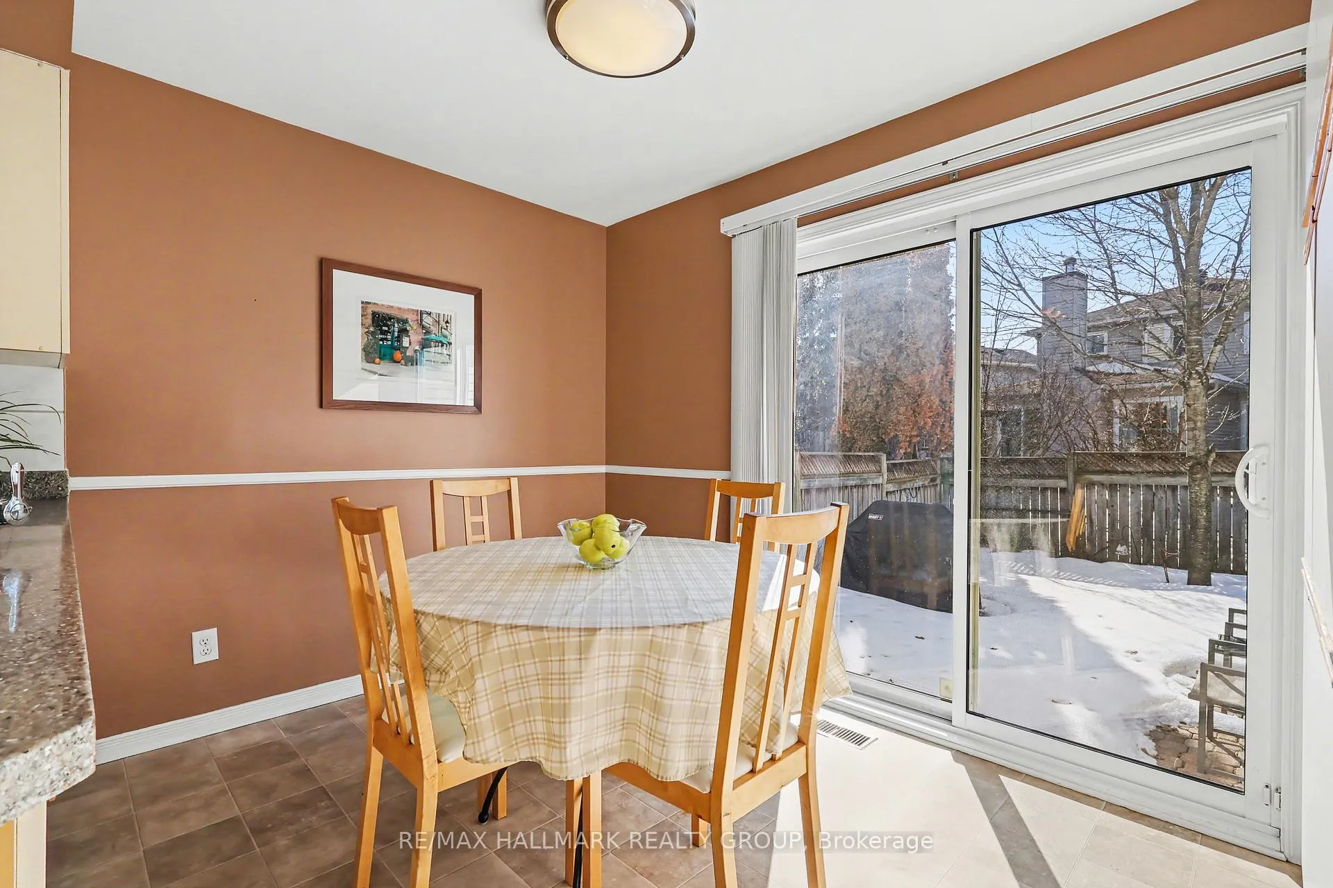 Photo 11 of 1620 Des Grives Crescent, Ottawa, Orleans/Sunridge — HOMEH
