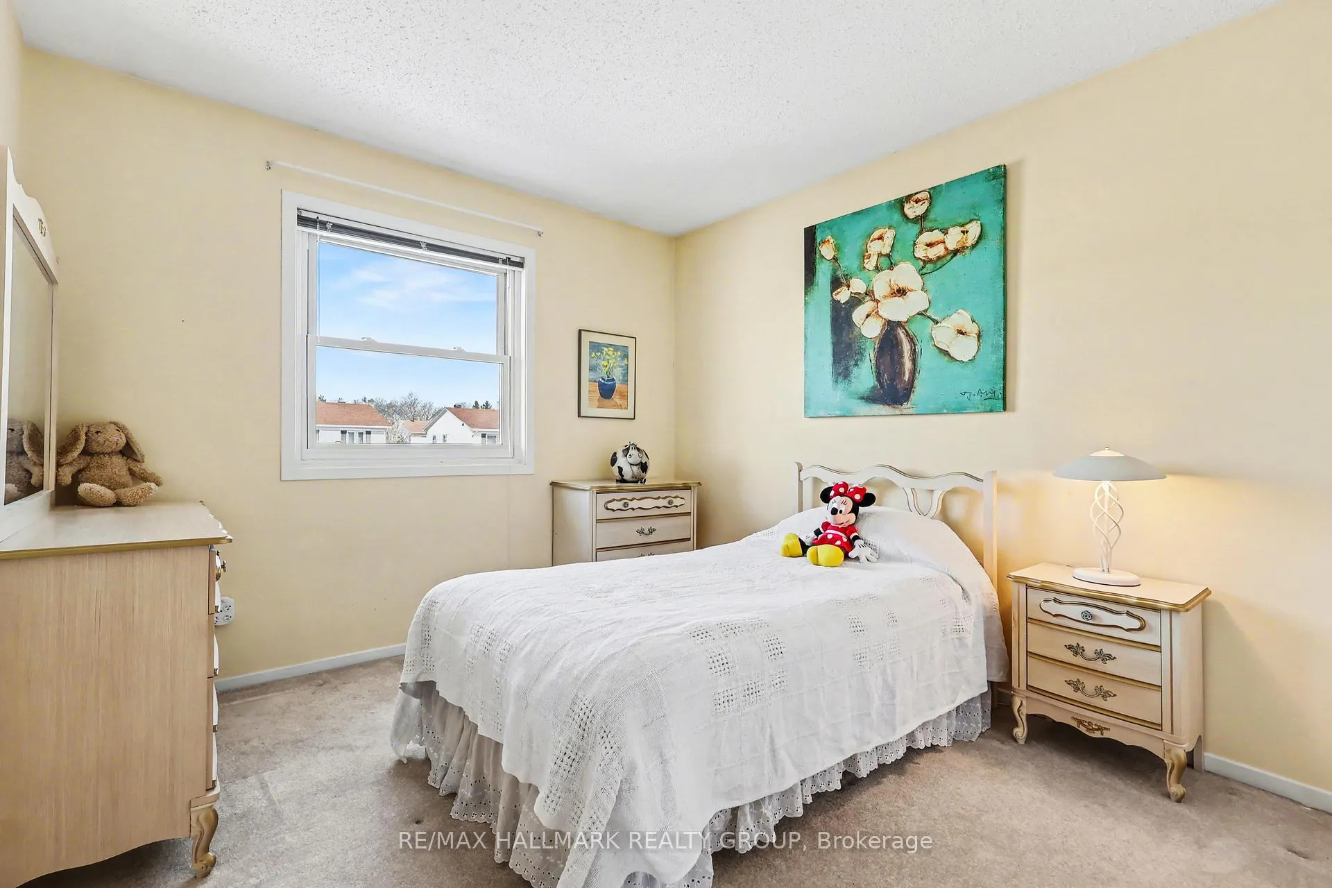 Photo 15 of 1620 Des Grives Crescent, Ottawa, Orleans/Sunridge — HOMEH