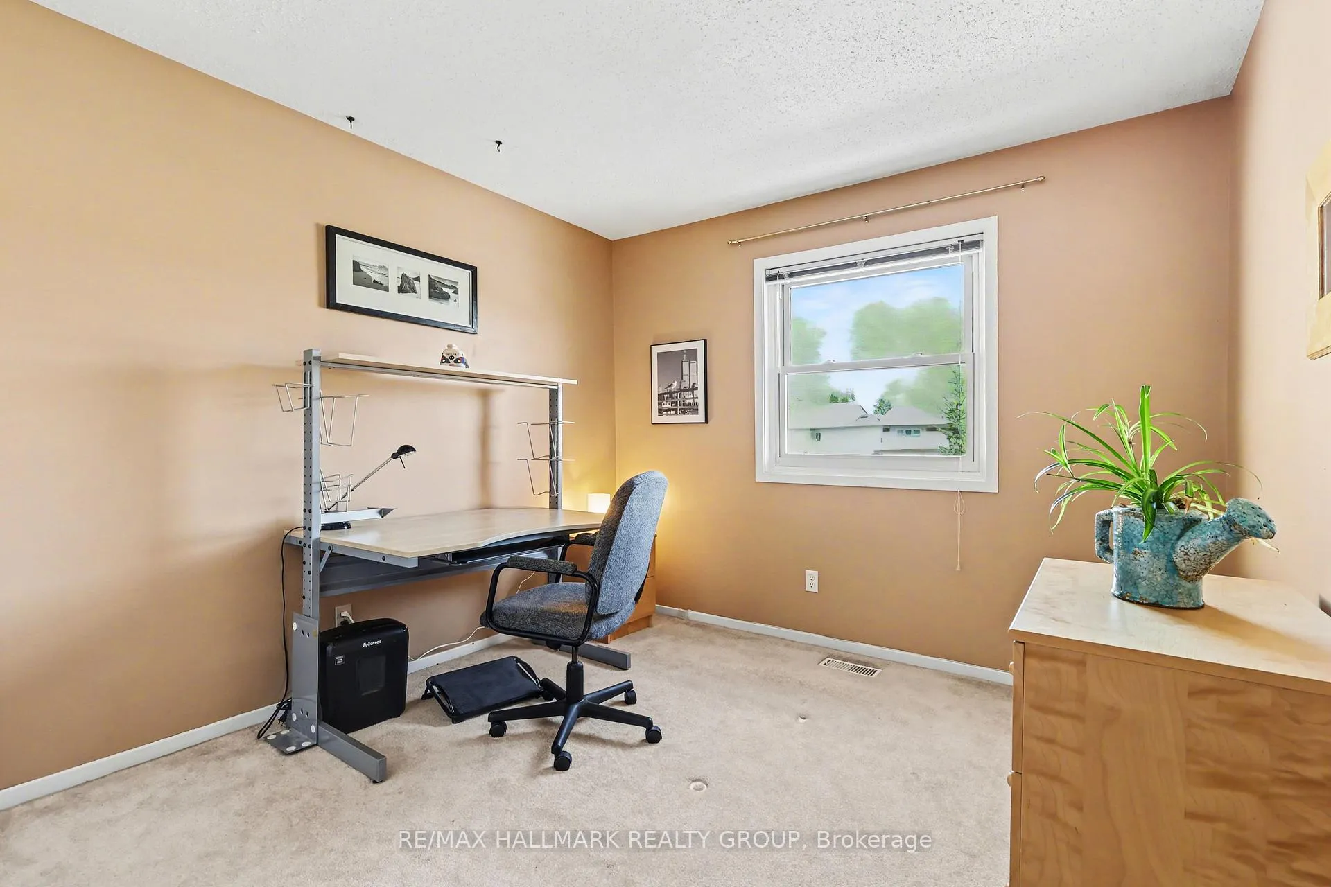 Photo 16 of 1620 Des Grives Crescent, Ottawa, Orleans/Sunridge — HOMEH