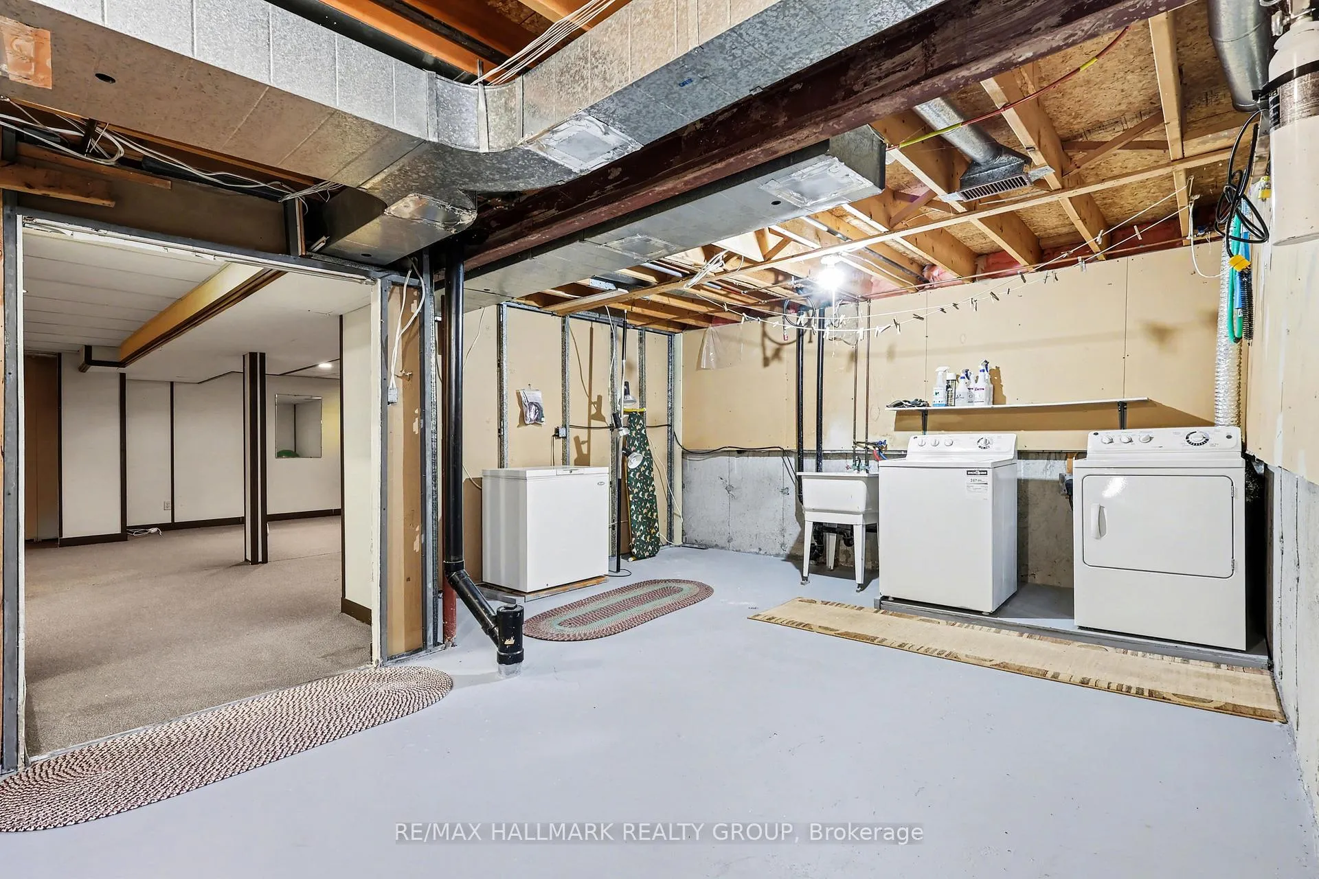 Photo 19 of 1620 Des Grives Crescent, Ottawa, Orleans/Sunridge — HOMEH