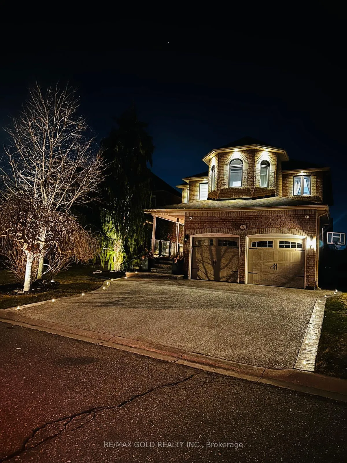 Photo 1 of 36 Ash Court, Brampton, Snelgrove — HOMEH