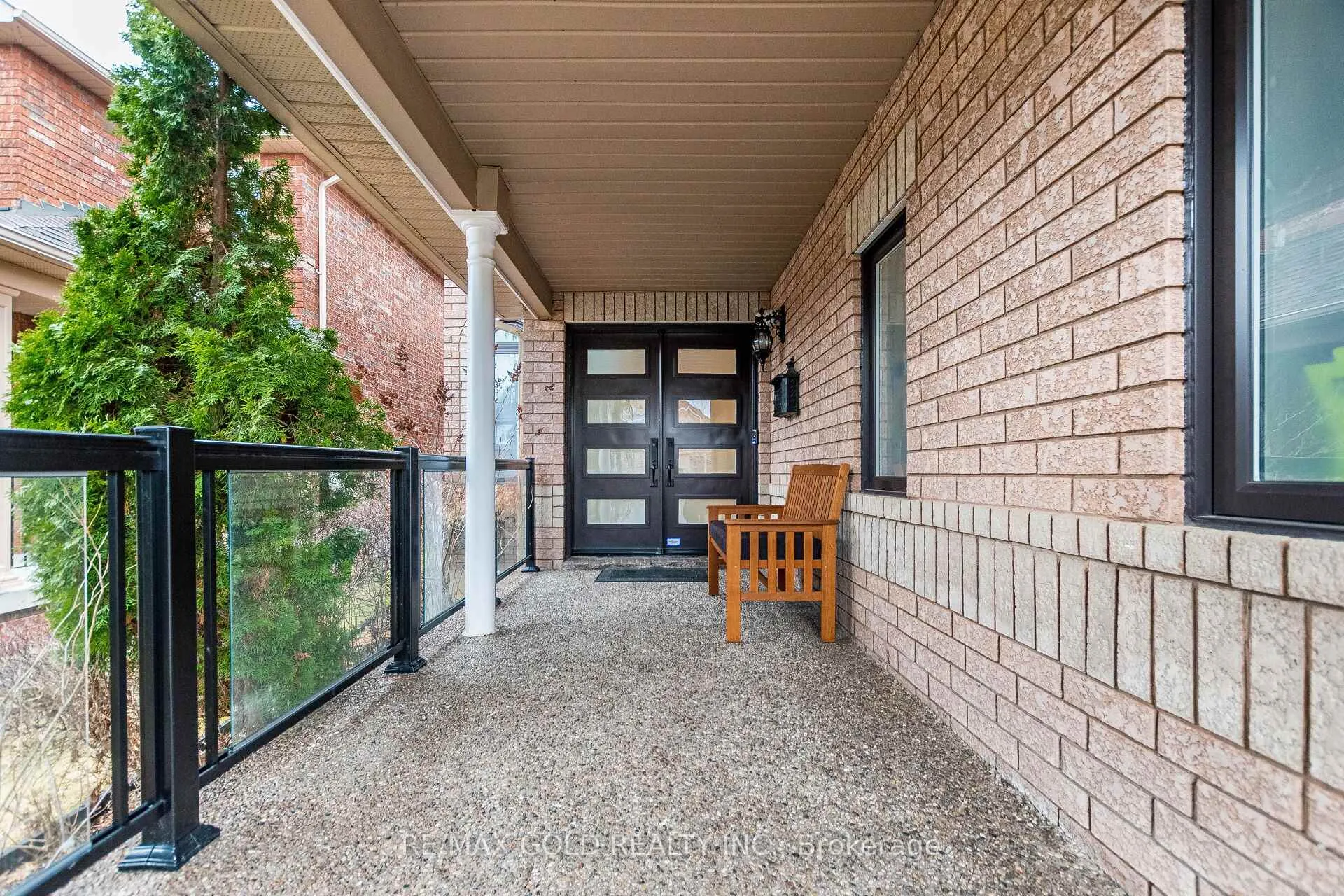 Photo 4 of 36 Ash Court, Brampton, Snelgrove — HOMEH