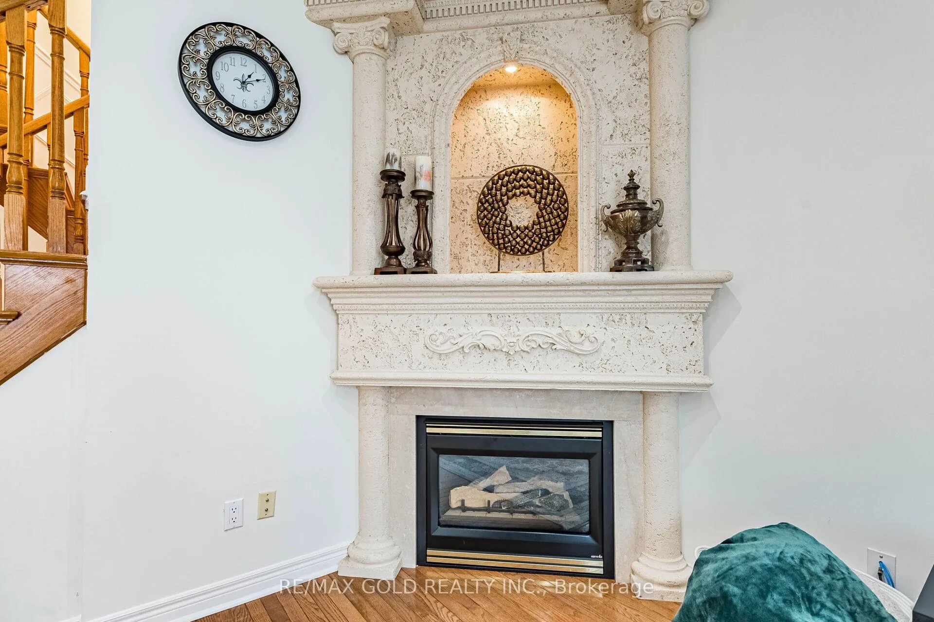 Photo 18 of 36 Ash Court, Brampton, Snelgrove — HOMEH