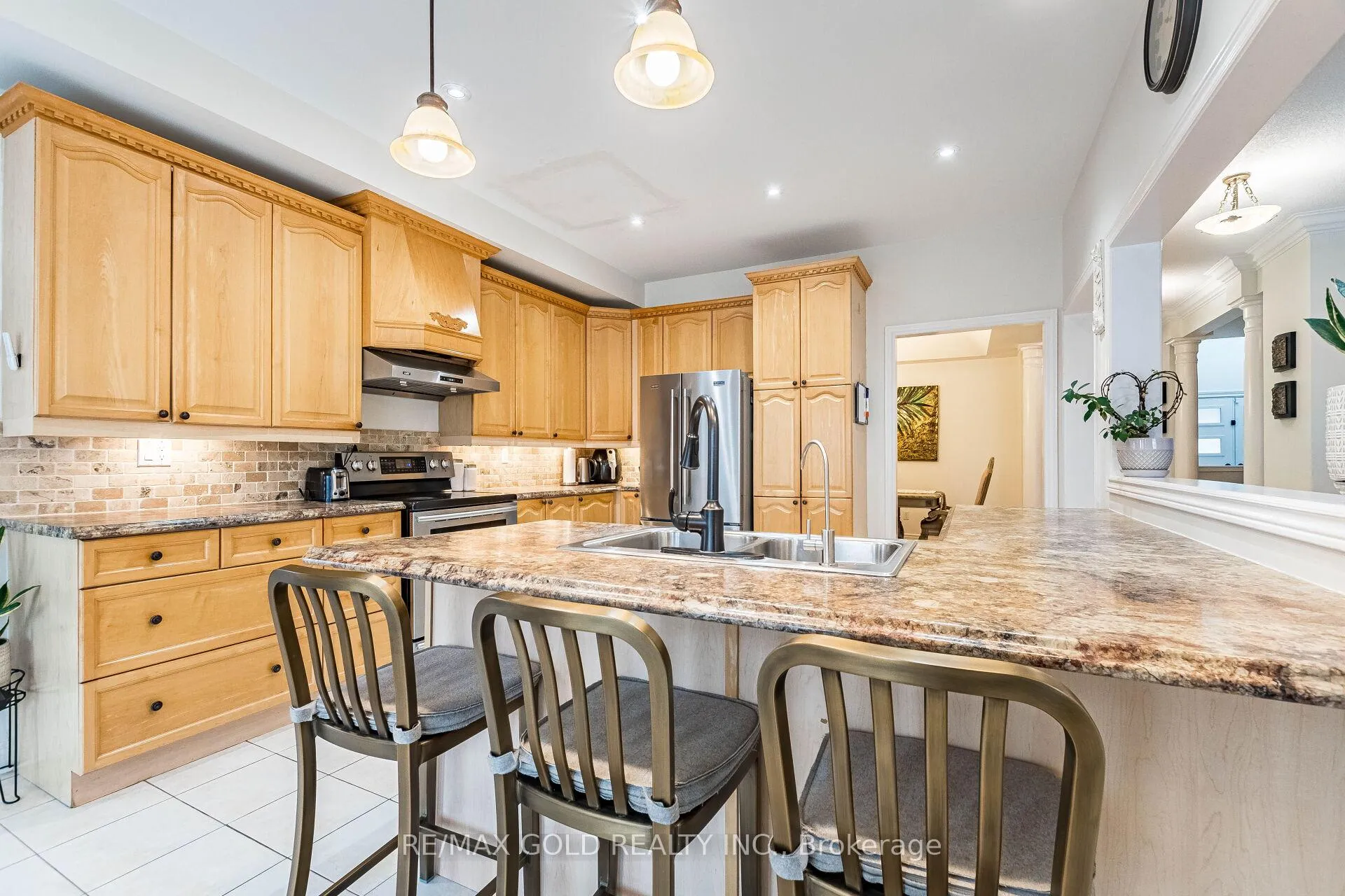Photo 20 of 36 Ash Court, Brampton, Snelgrove — HOMEH
