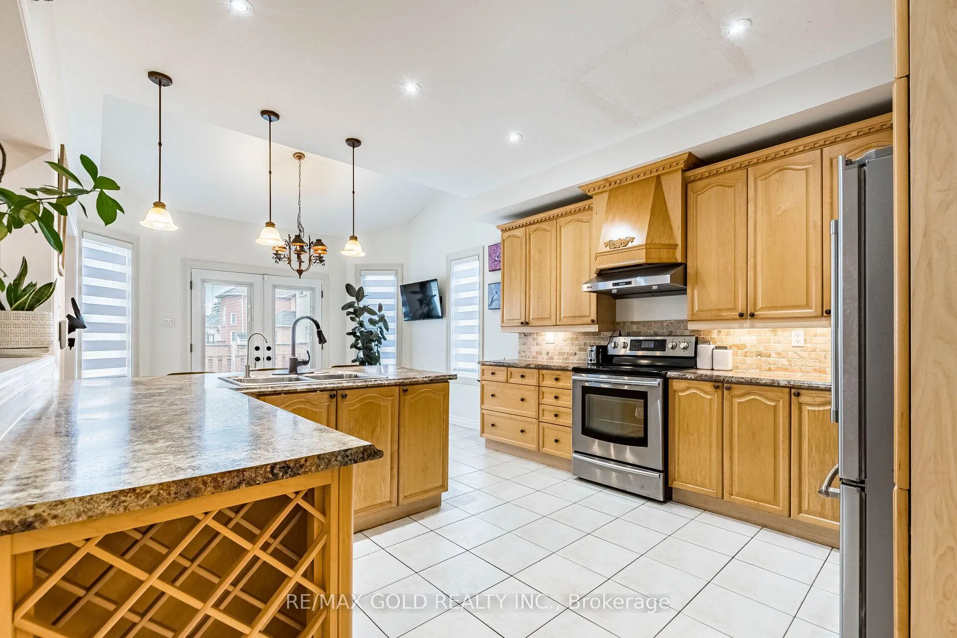 Photo 21 of 36 Ash Court, Brampton, Snelgrove — HOMEH