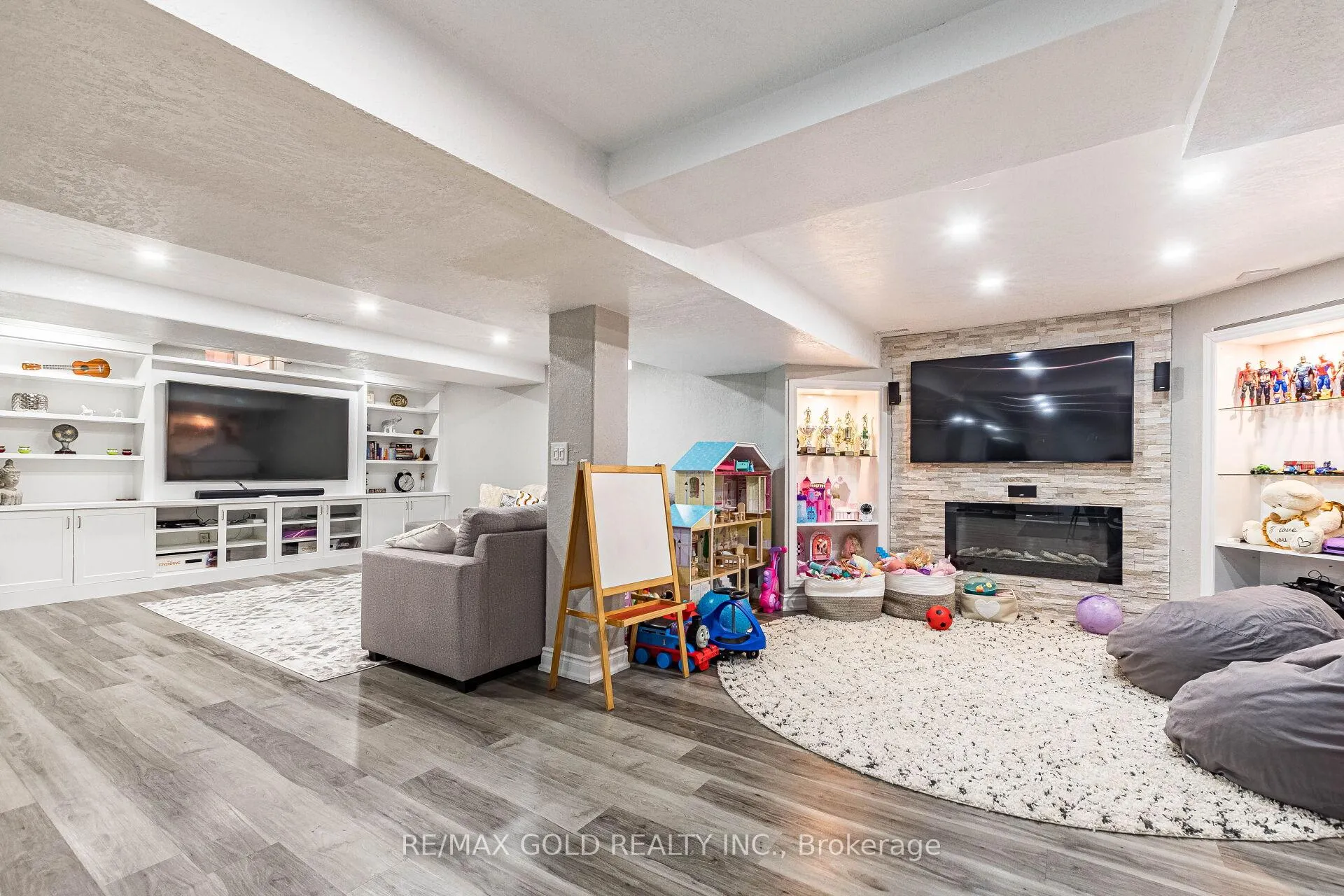 Photo 38 of 36 Ash Court, Brampton, Snelgrove — HOMEH