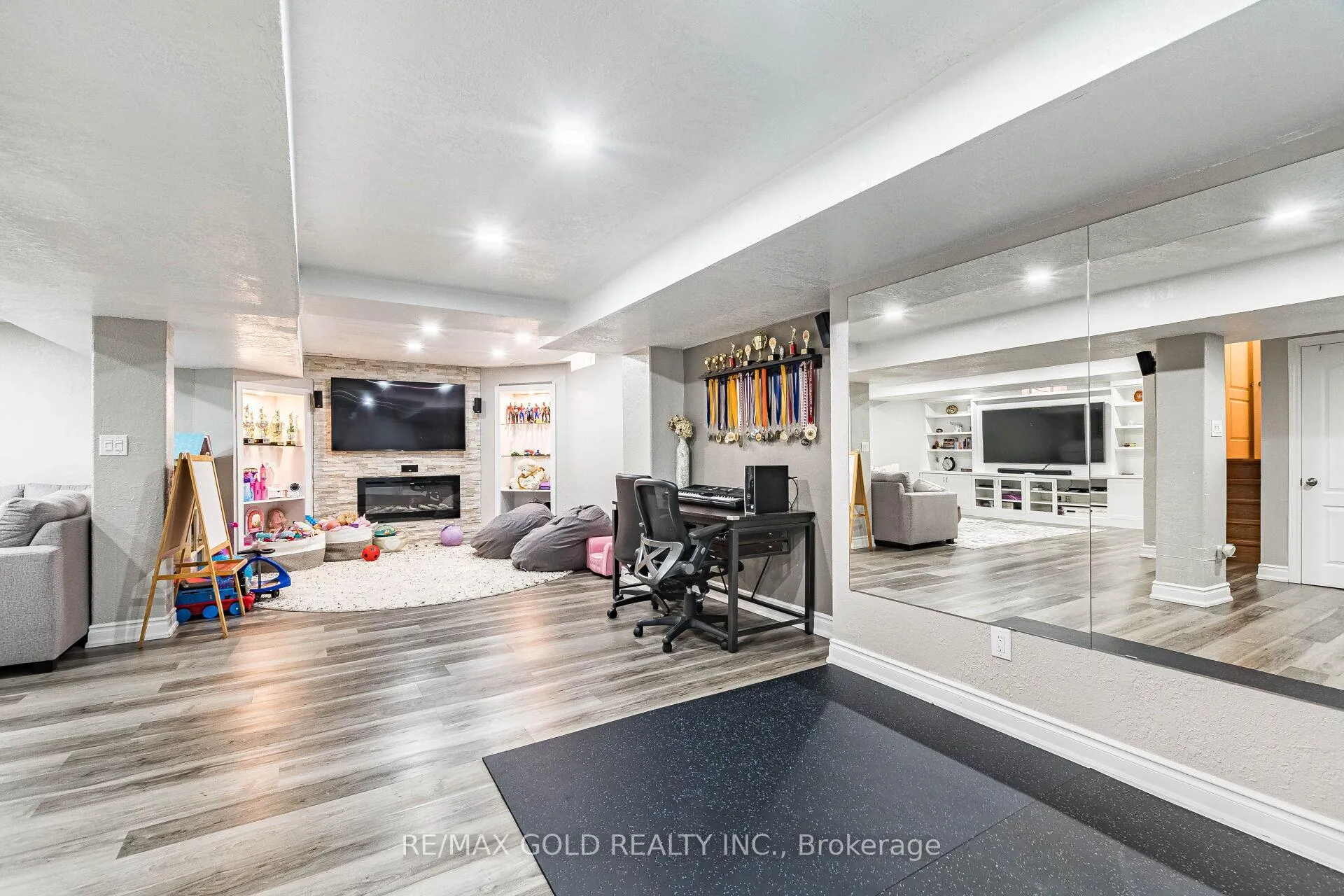 Photo 40 of 36 Ash Court, Brampton, Snelgrove — HOMEH