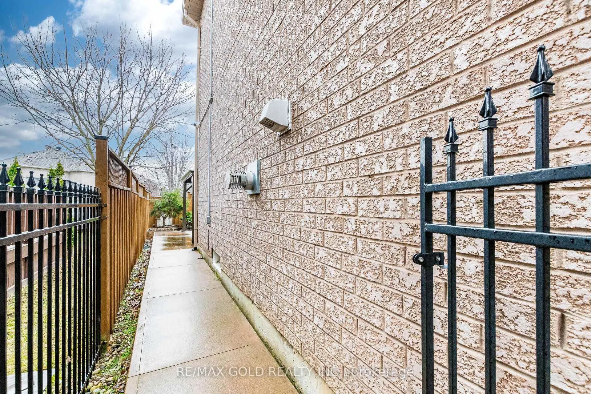 Photo 47 of 36 Ash Court, Brampton, Snelgrove — HOMEH