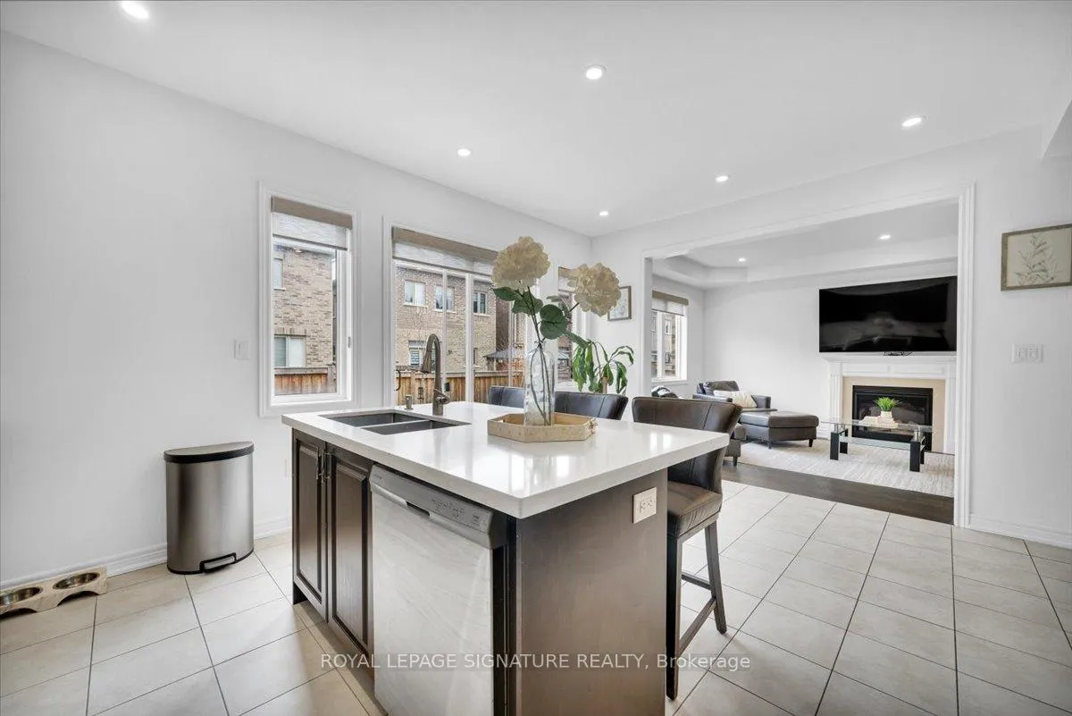Photo 13 of 23 Mill Stone Terrace, Hamilton, Waterdown — HOMEH