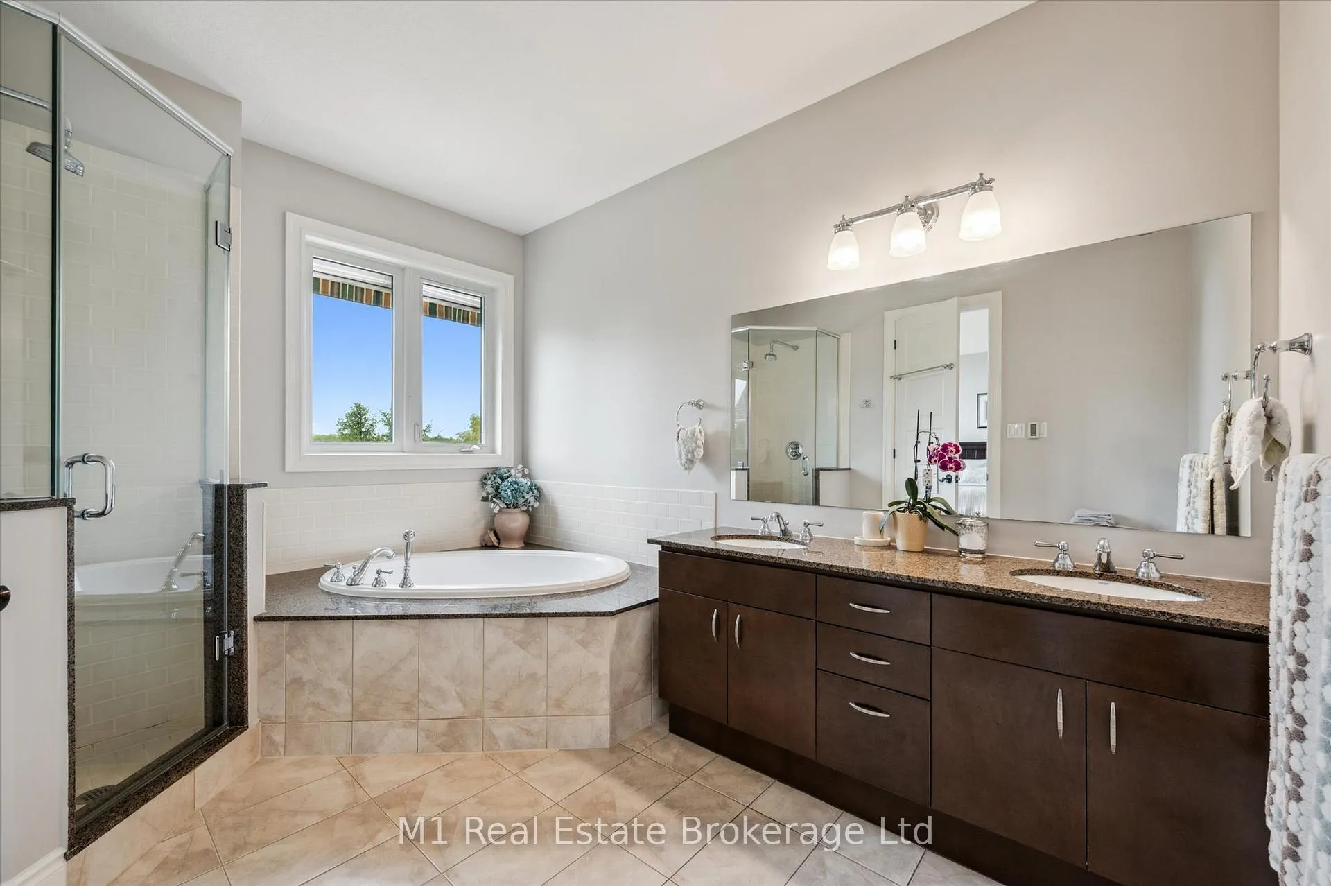 Photo 23 of 94 Aberfoyle Mill Crescent, Puslinch, Aberfoyle — HOMEH