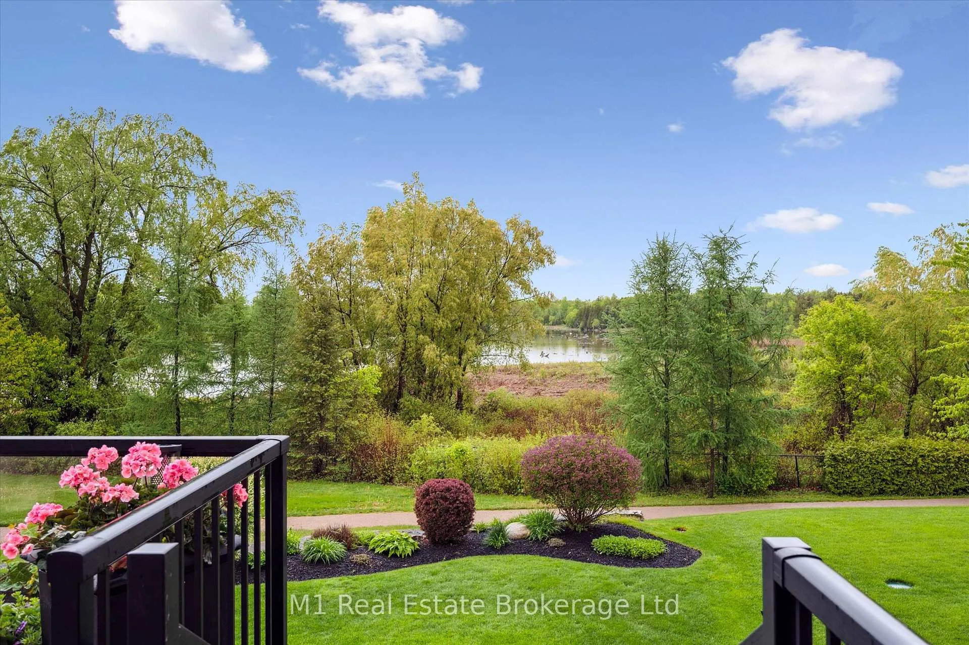 Photo 32 of 94 Aberfoyle Mill Crescent, Puslinch, Aberfoyle — HOMEH