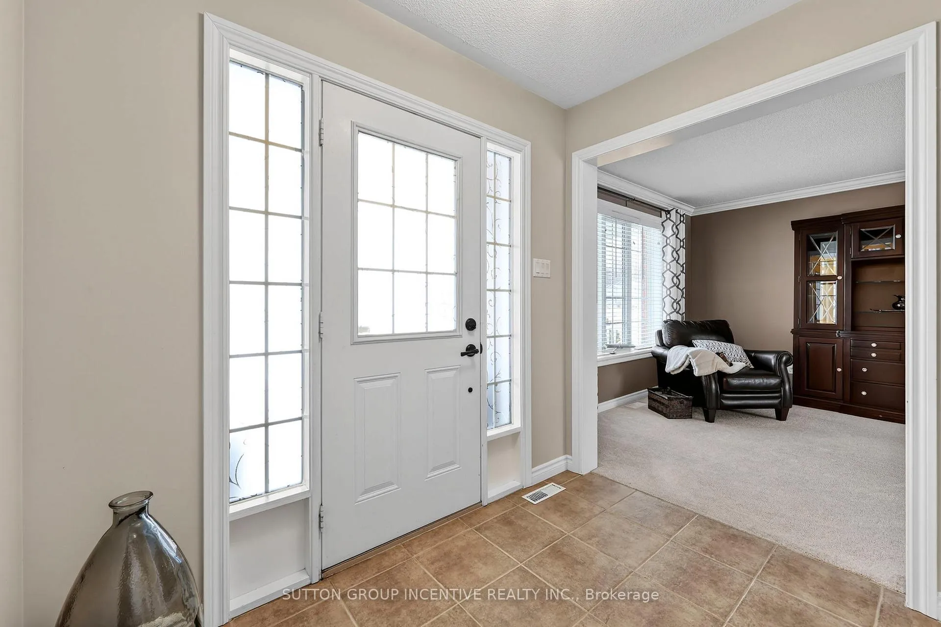 Photo 3 of 60 O'neill Circle, Springwater, Phelpston — HOMEH