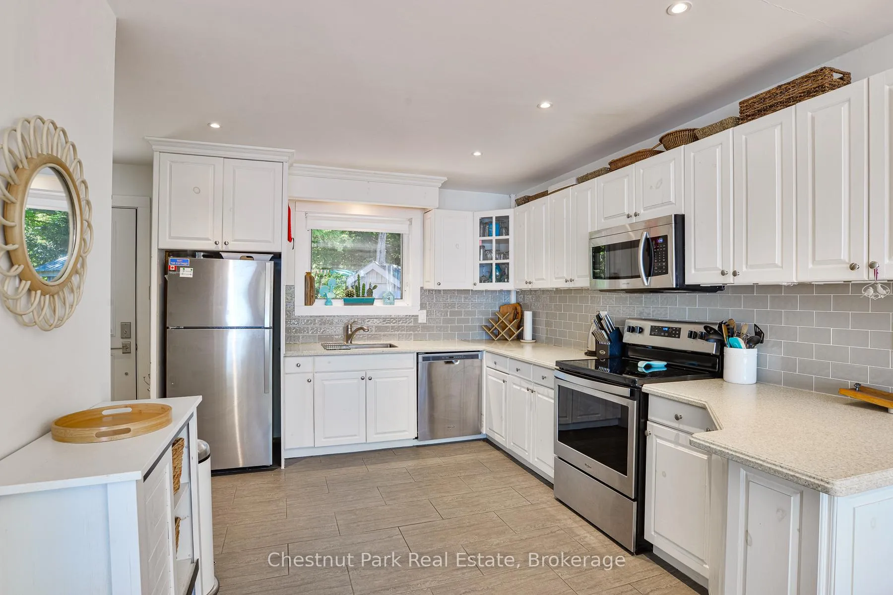 Photo 6 of 8 Woods Bay Lane, The Archipelago, Archipelago South — HOMEH