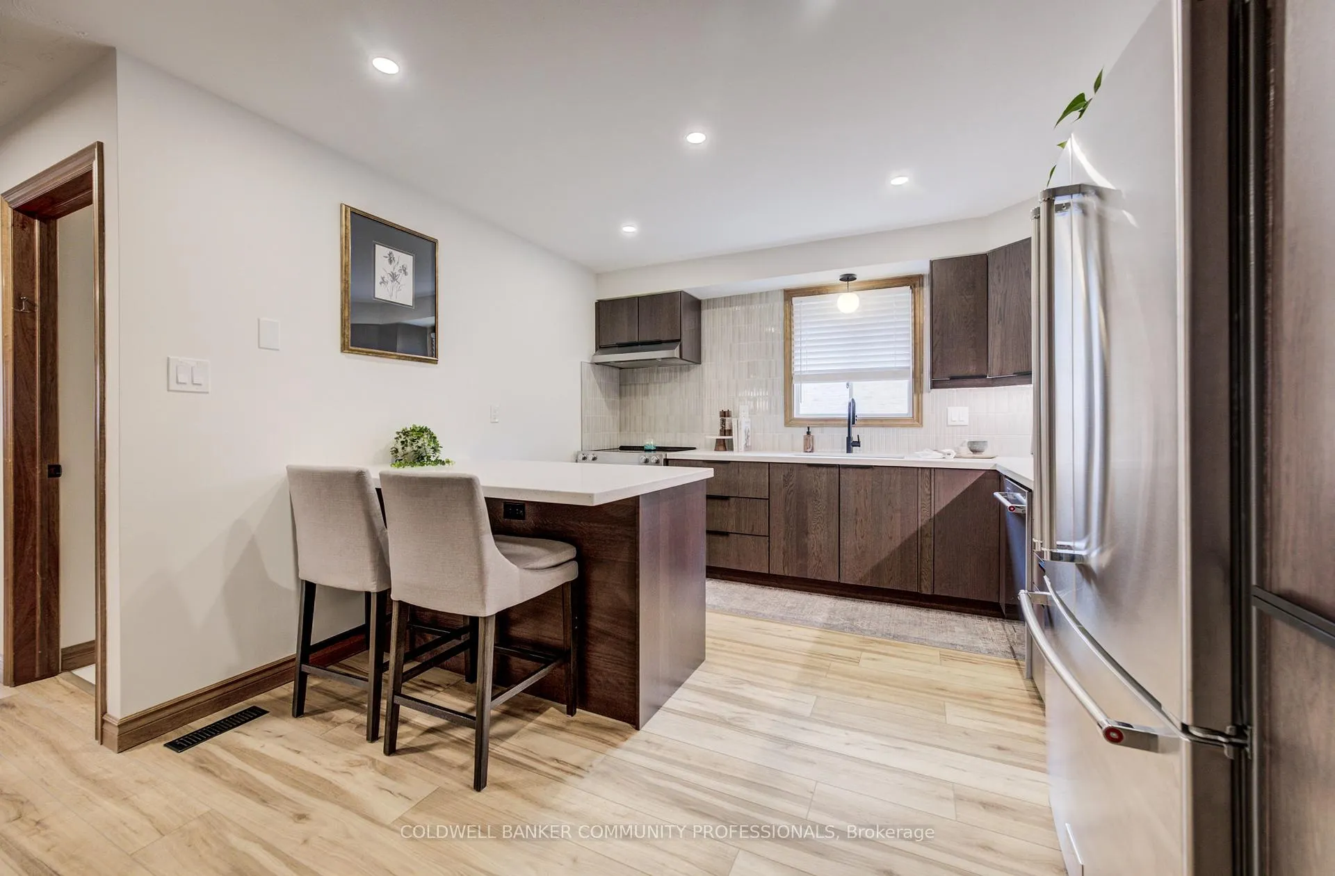 Photo 16 of 483 Dicenzo Drive, Hamilton, Ryckmans — HOMEH