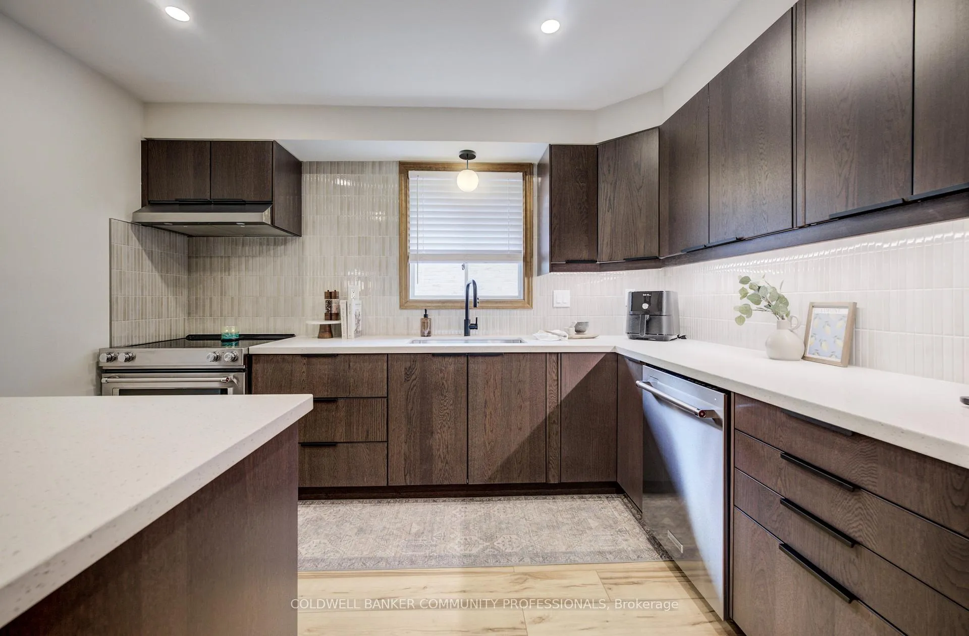 Photo 17 of 483 Dicenzo Drive, Hamilton, Ryckmans — HOMEH