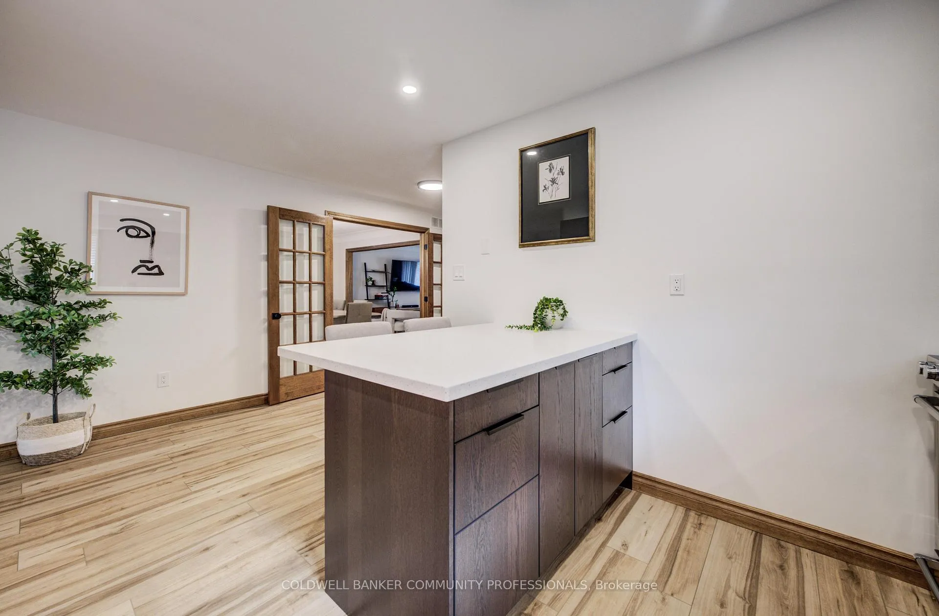 Photo 18 of 483 Dicenzo Drive, Hamilton, Ryckmans — HOMEH