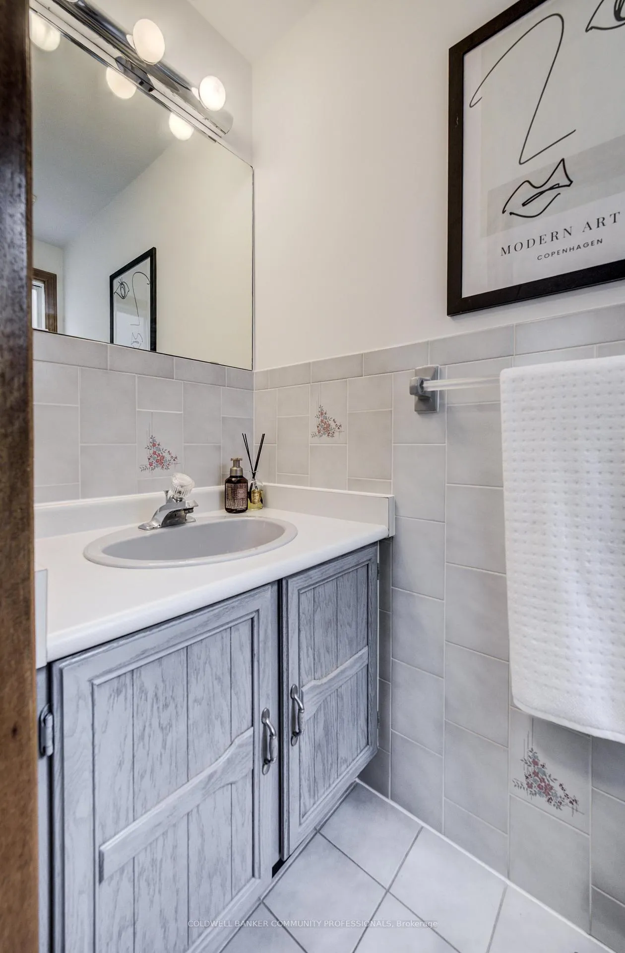 Photo 28 of 483 Dicenzo Drive, Hamilton, Ryckmans — HOMEH