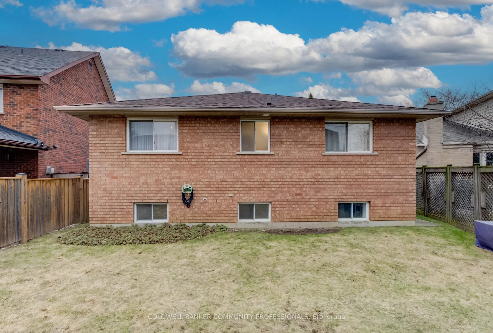 Photo 43 of 483 Dicenzo Drive, Hamilton, Ryckmans — HOMEH
